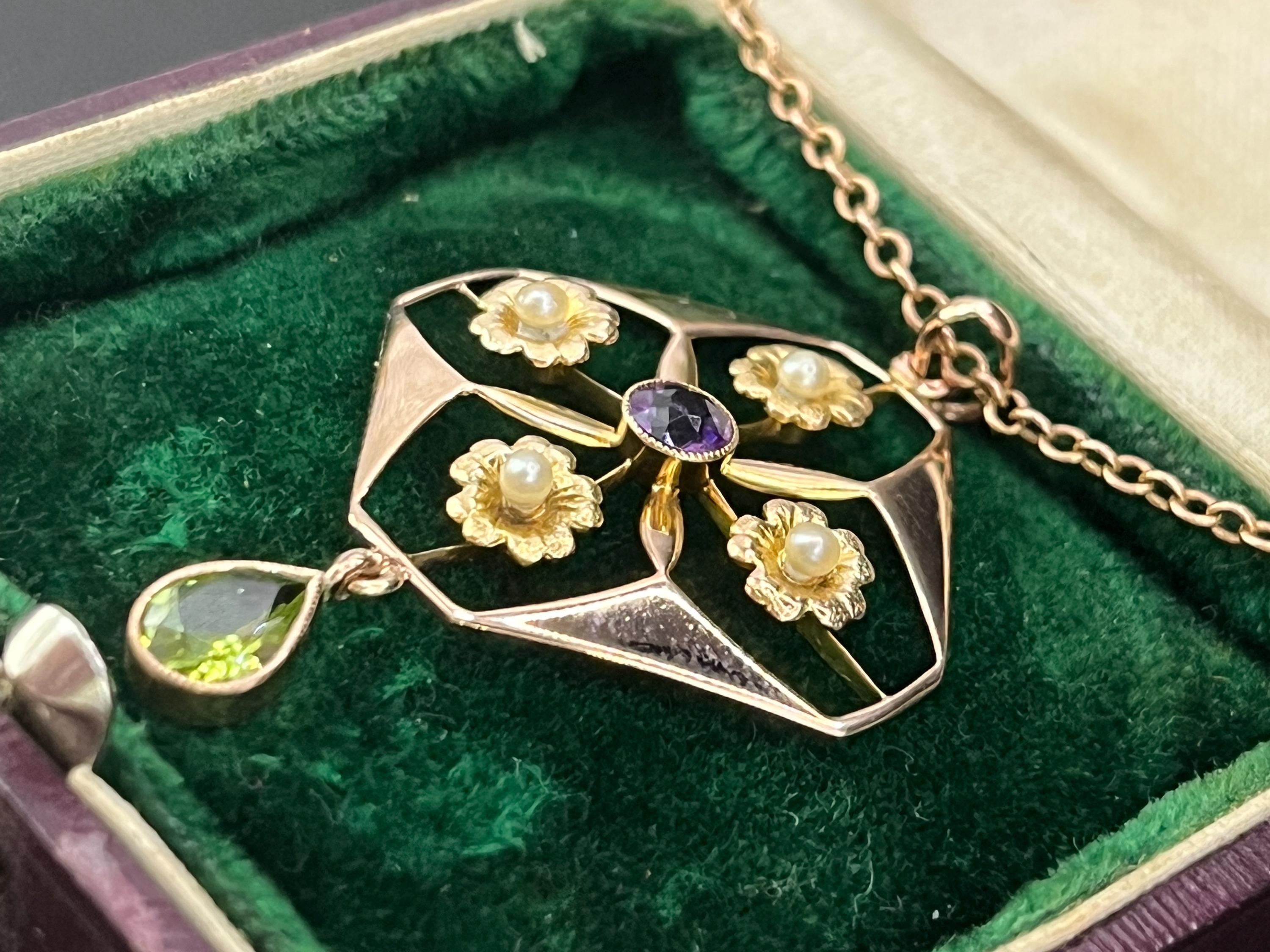 Antique 9ct Yellow Gold, Edwardian Amethyst, Pearl & Peridot Suffragette Pendent For Sale 2