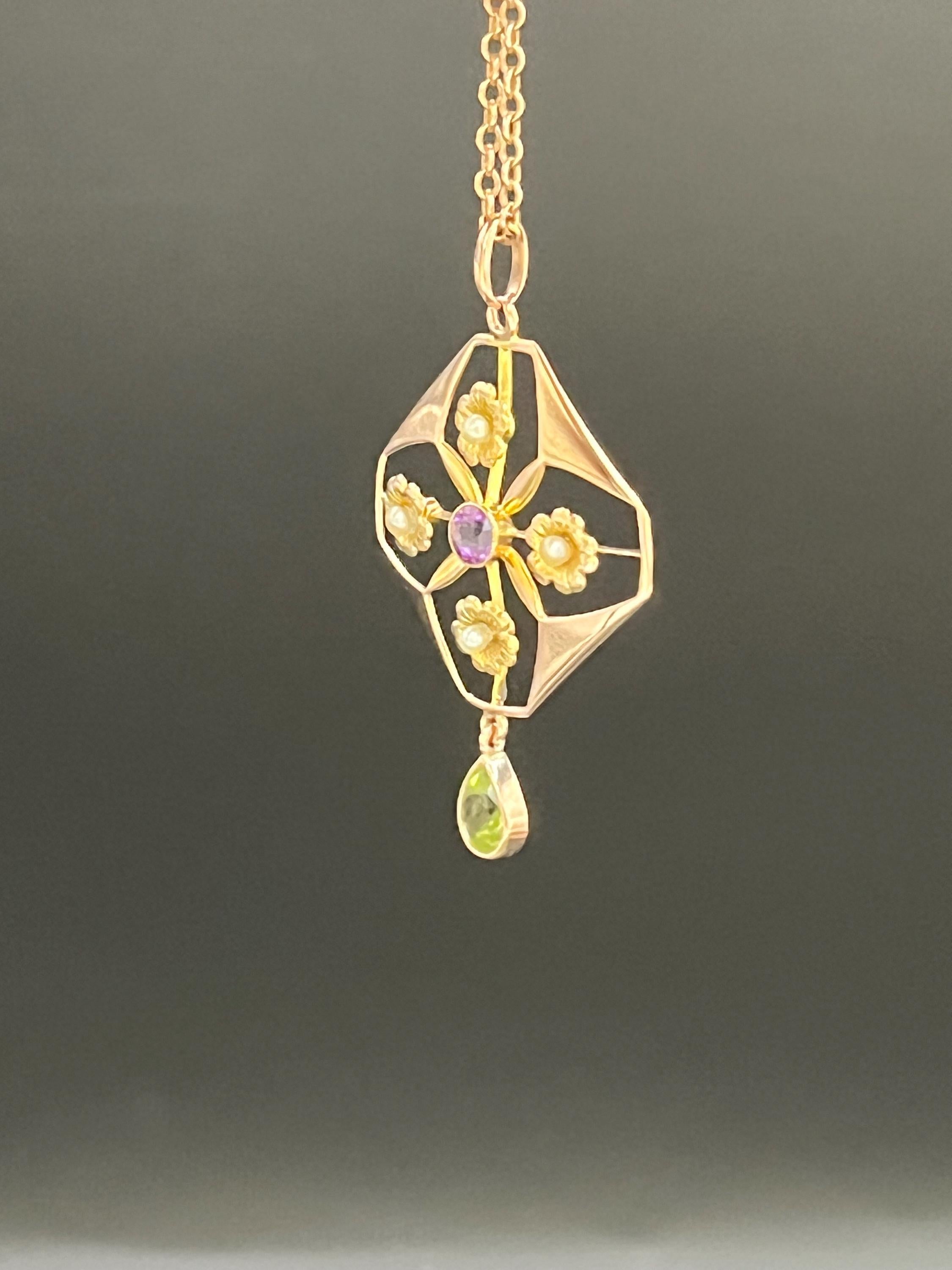 Antique 9ct Yellow Gold, Edwardian Amethyst, Pearl & Peridot Suffragette Pendent For Sale 4
