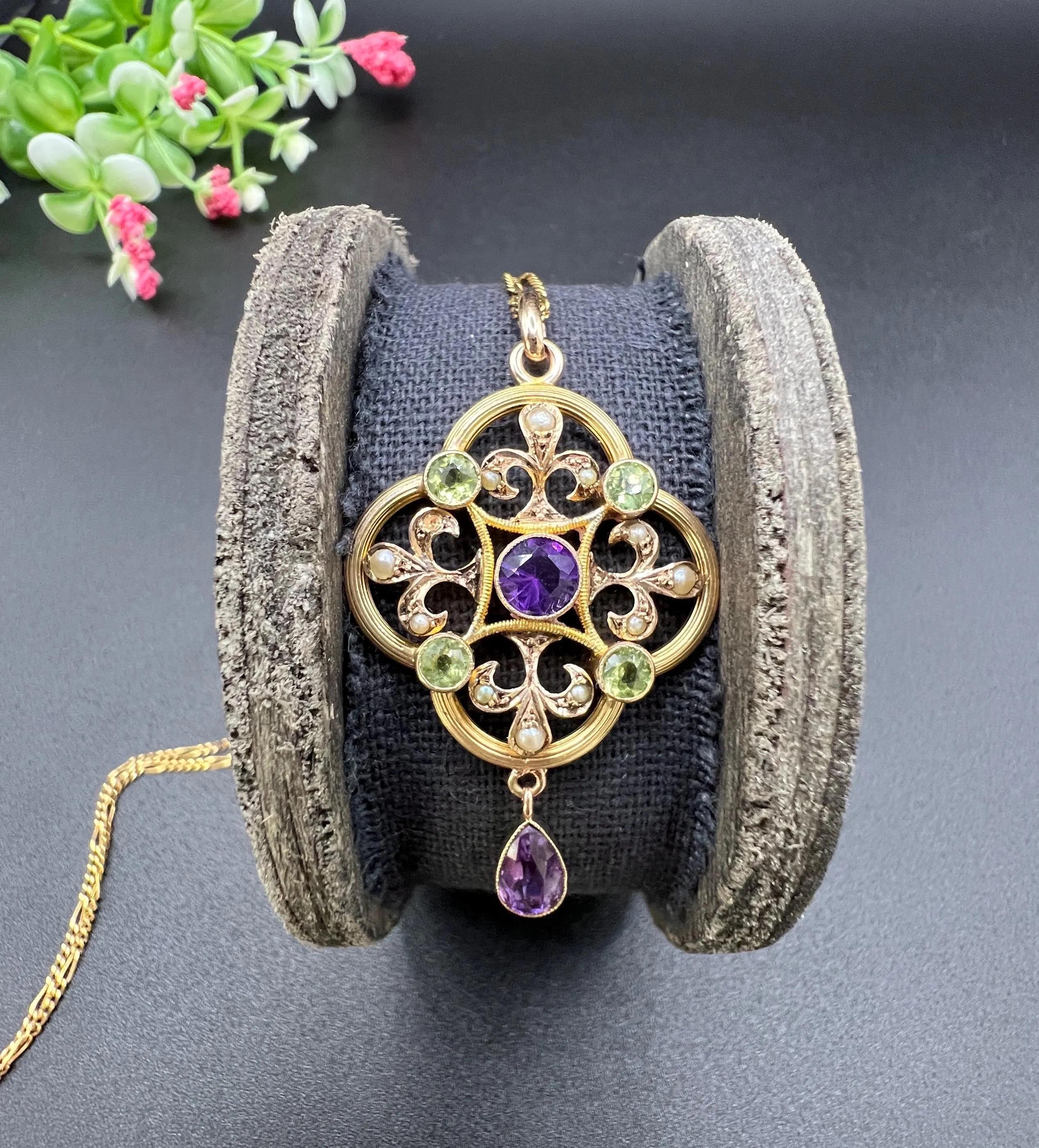 Antique 9ct Yellow Gold, Edwardian Amethyst, Pearl & Peridot Suffragette Pendent For Sale 4