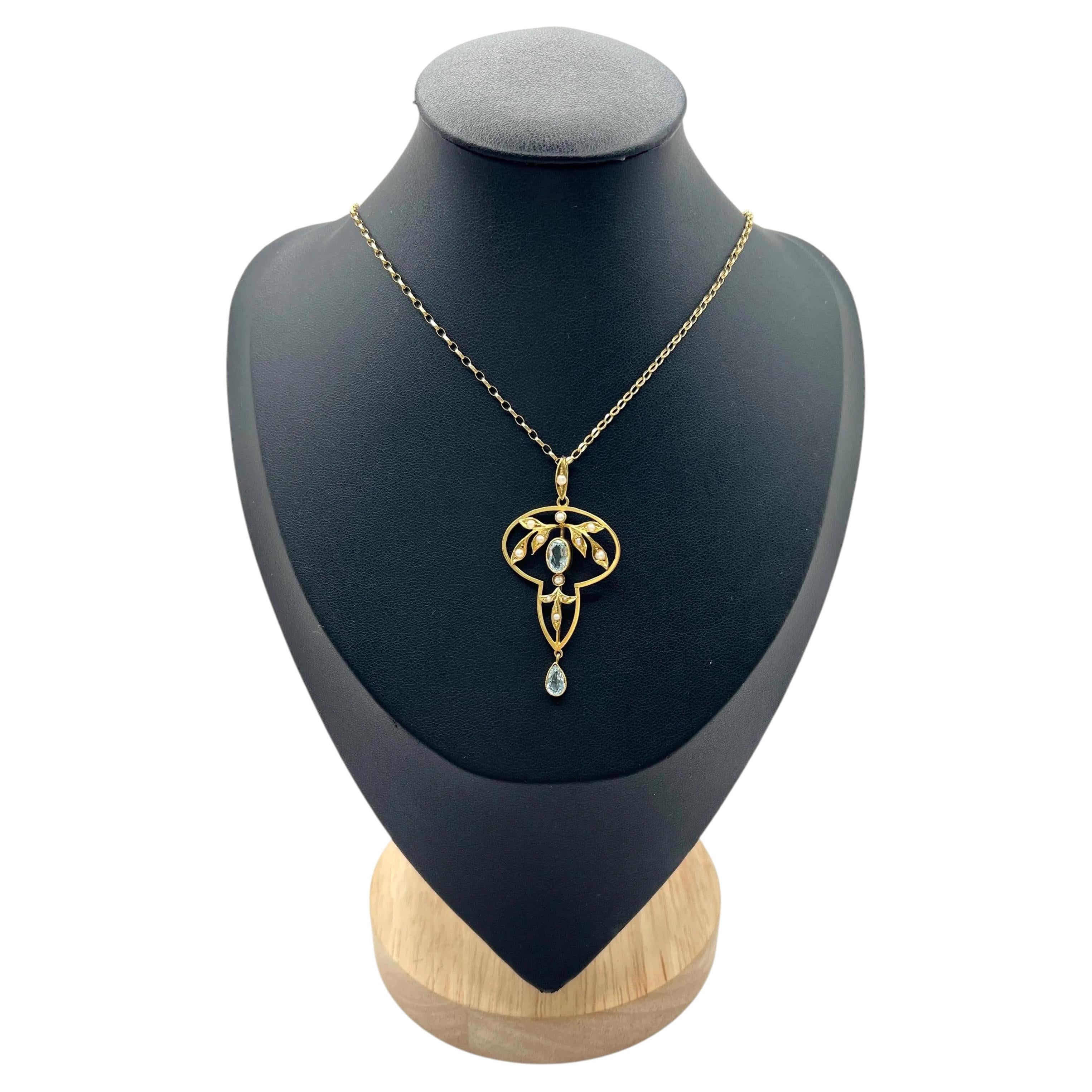 What does a pendant symbolize?
