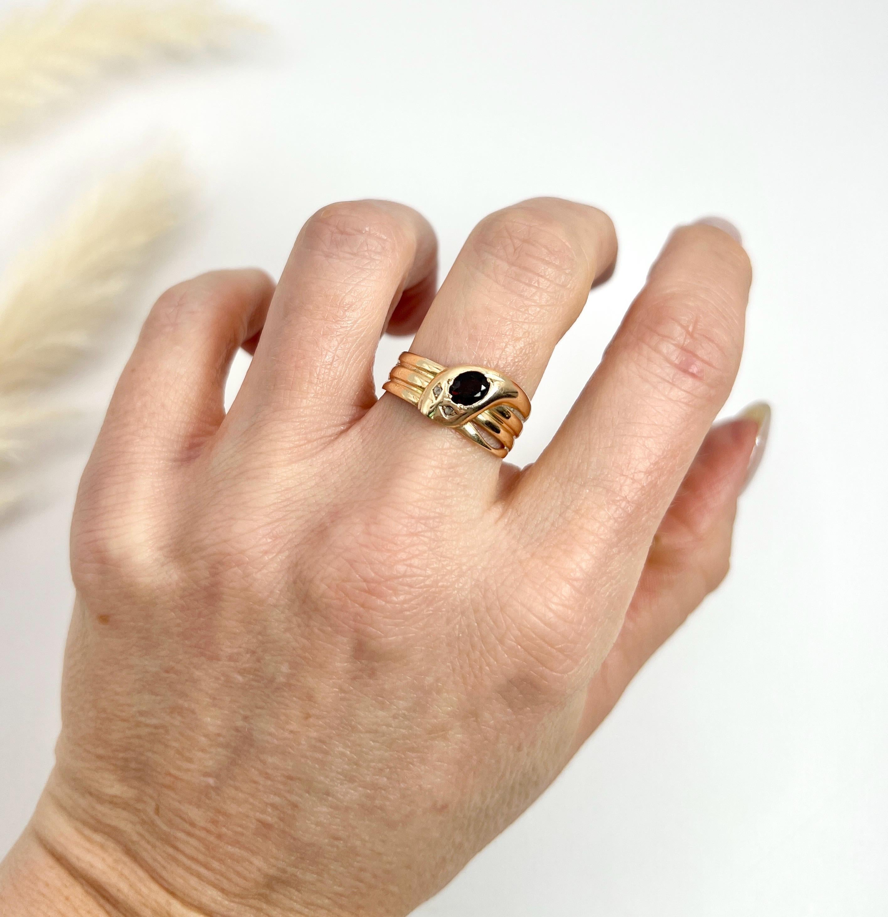 Women's or Men's Antique 9ct Yellow Gold, Edwardian Garnet Snake Ring, Hallmarked Chester 1906 For Sale