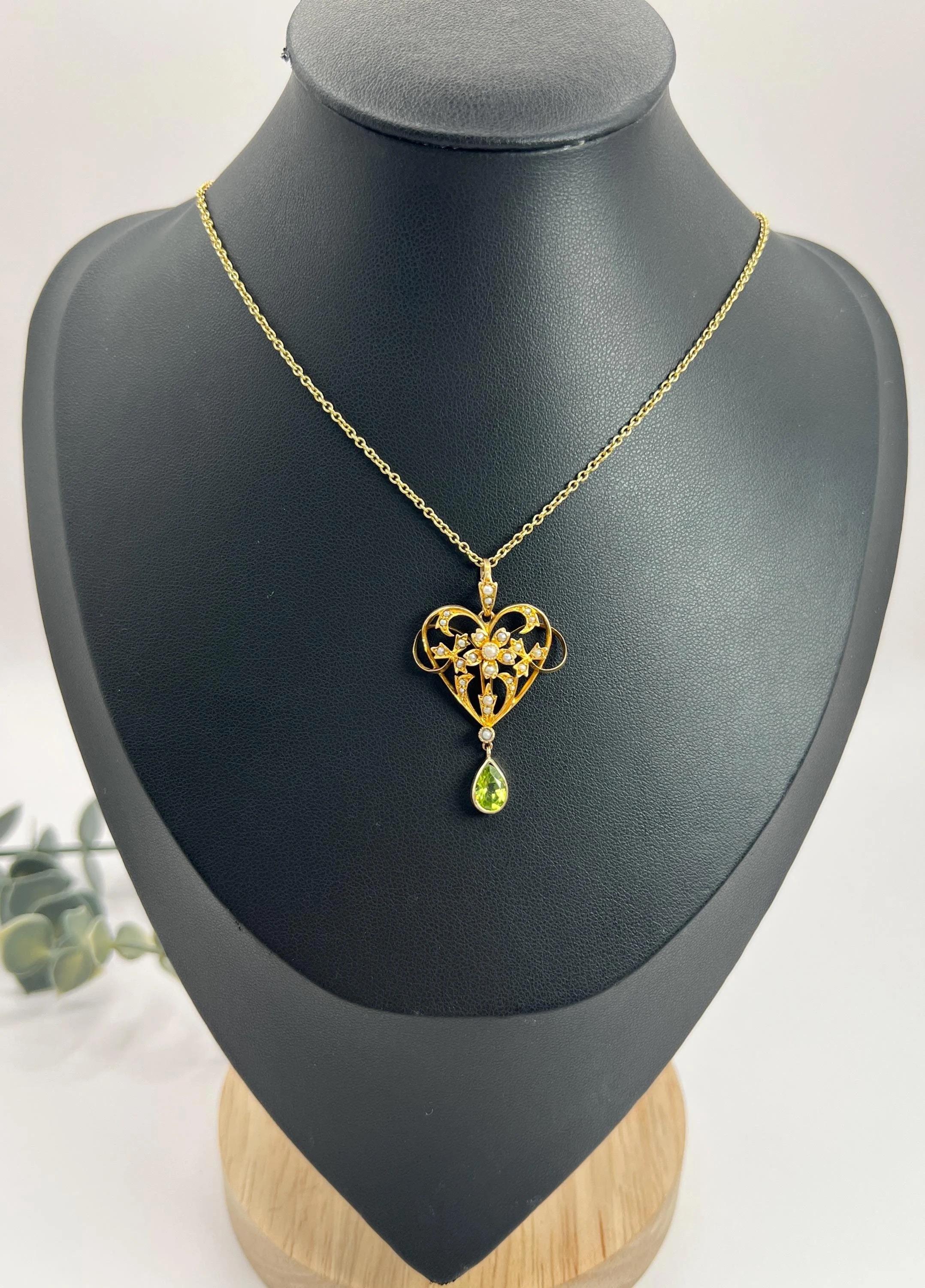 Pendentif édouardien ancien en or jaune 9 carats, péridot en forme de cœur et perles de rocaille en vente 4