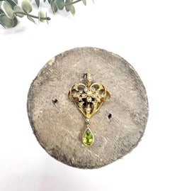 Antique 9ct Yellow Gold, Edwardian Heart Shaped Peridot & Seed Pearl Pendant