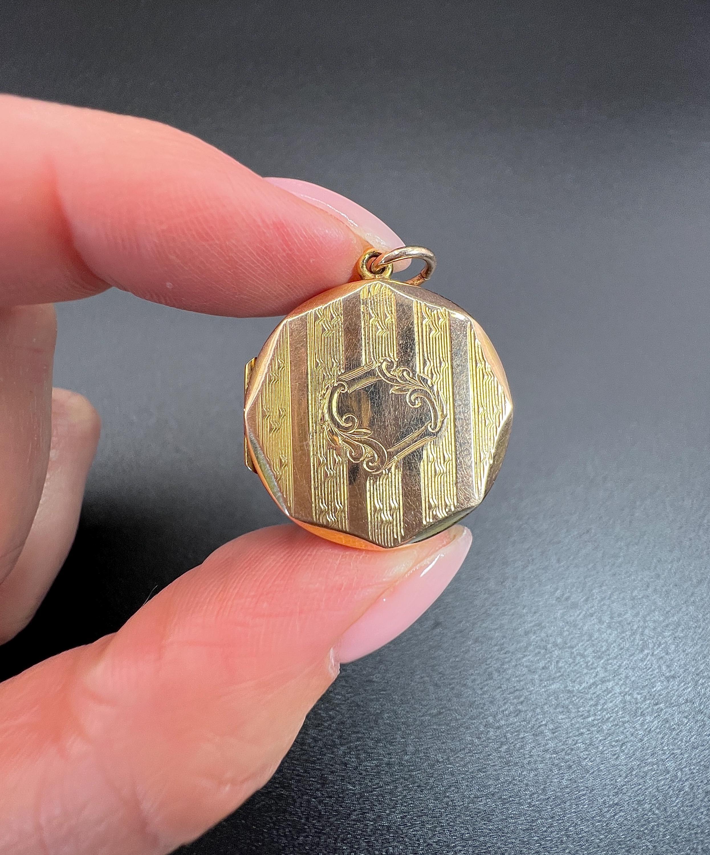 Antique médaillon octogonal édouardien rayé en or jaune 9 carats en vente 6