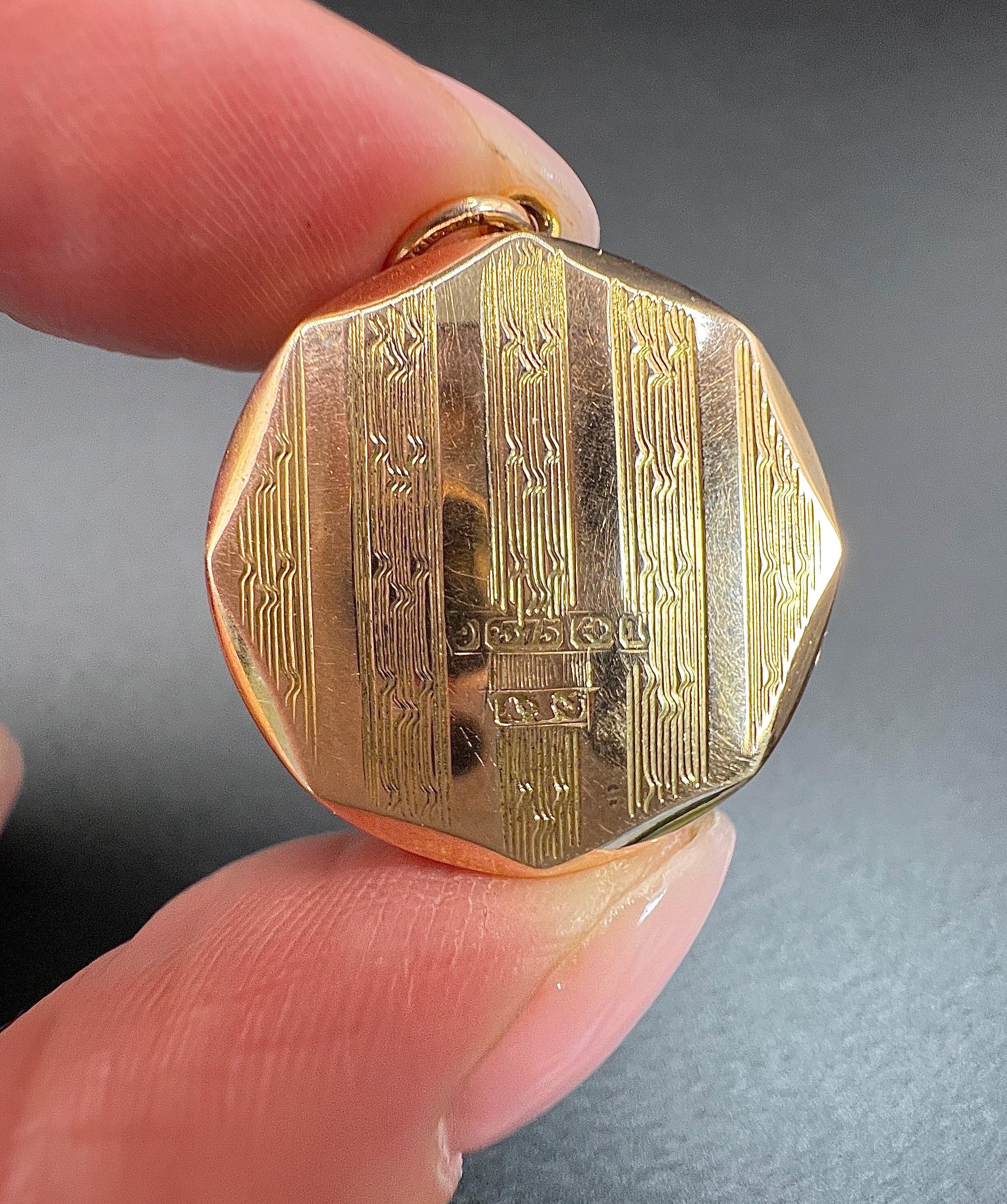 Antique médaillon octogonal édouardien rayé en or jaune 9 carats en vente 2