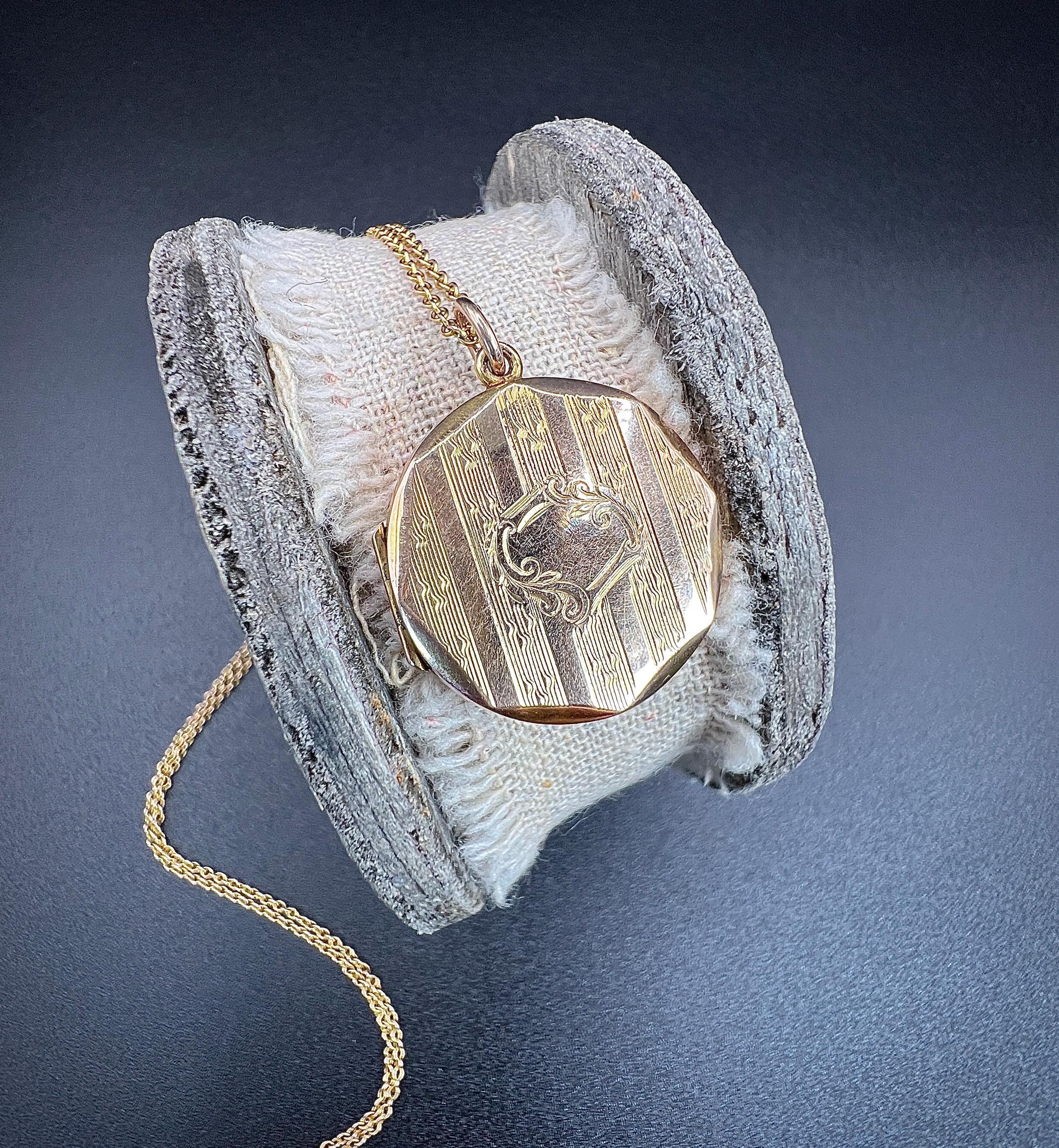 Antique médaillon octogonal édouardien rayé en or jaune 9 carats en vente 4