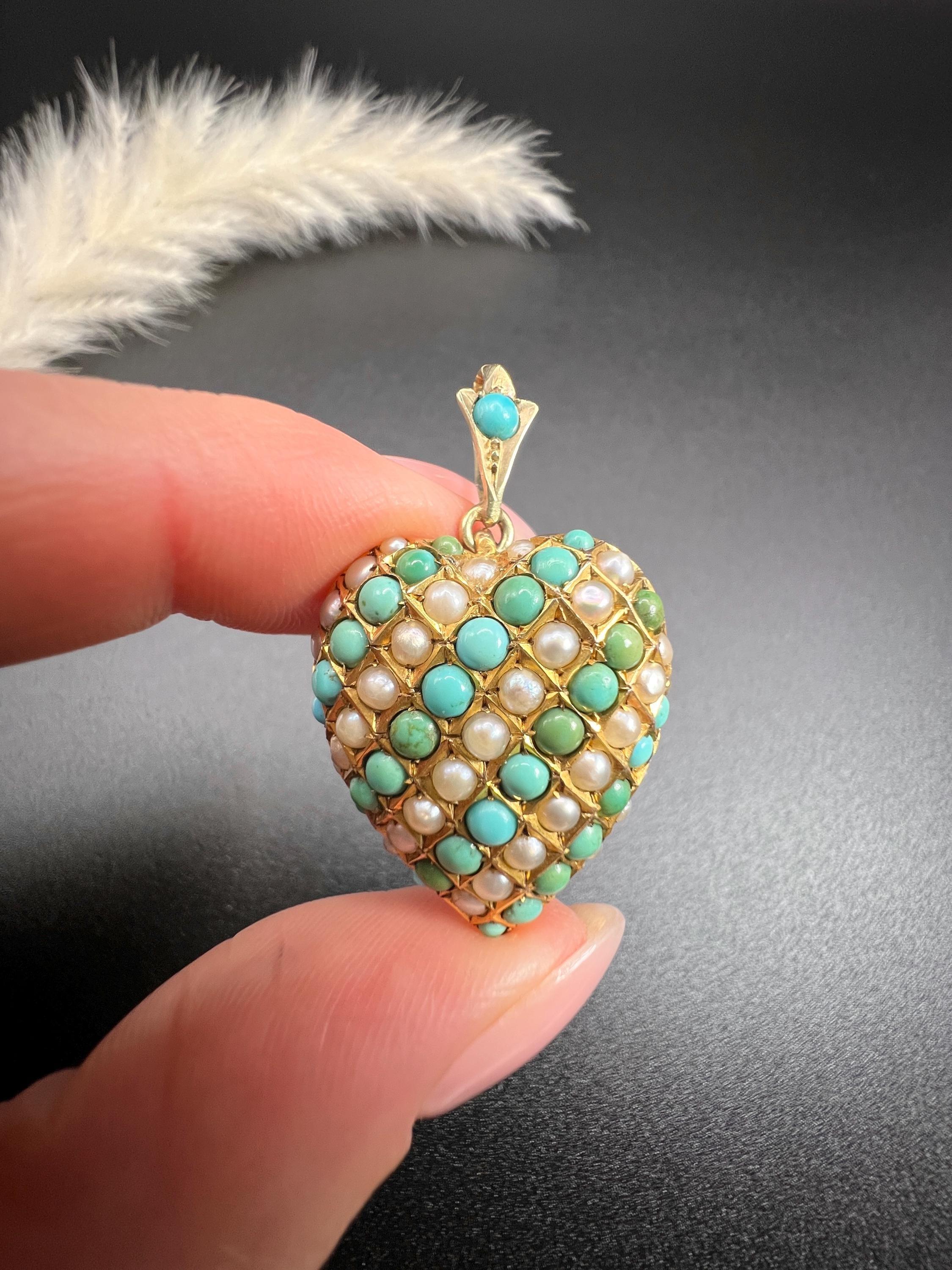 Antique 9ct Yellow Gold, Edwardian Turquoise & Seed Pearl Heart Locket Pendant In Good Condition In Brighton, GB