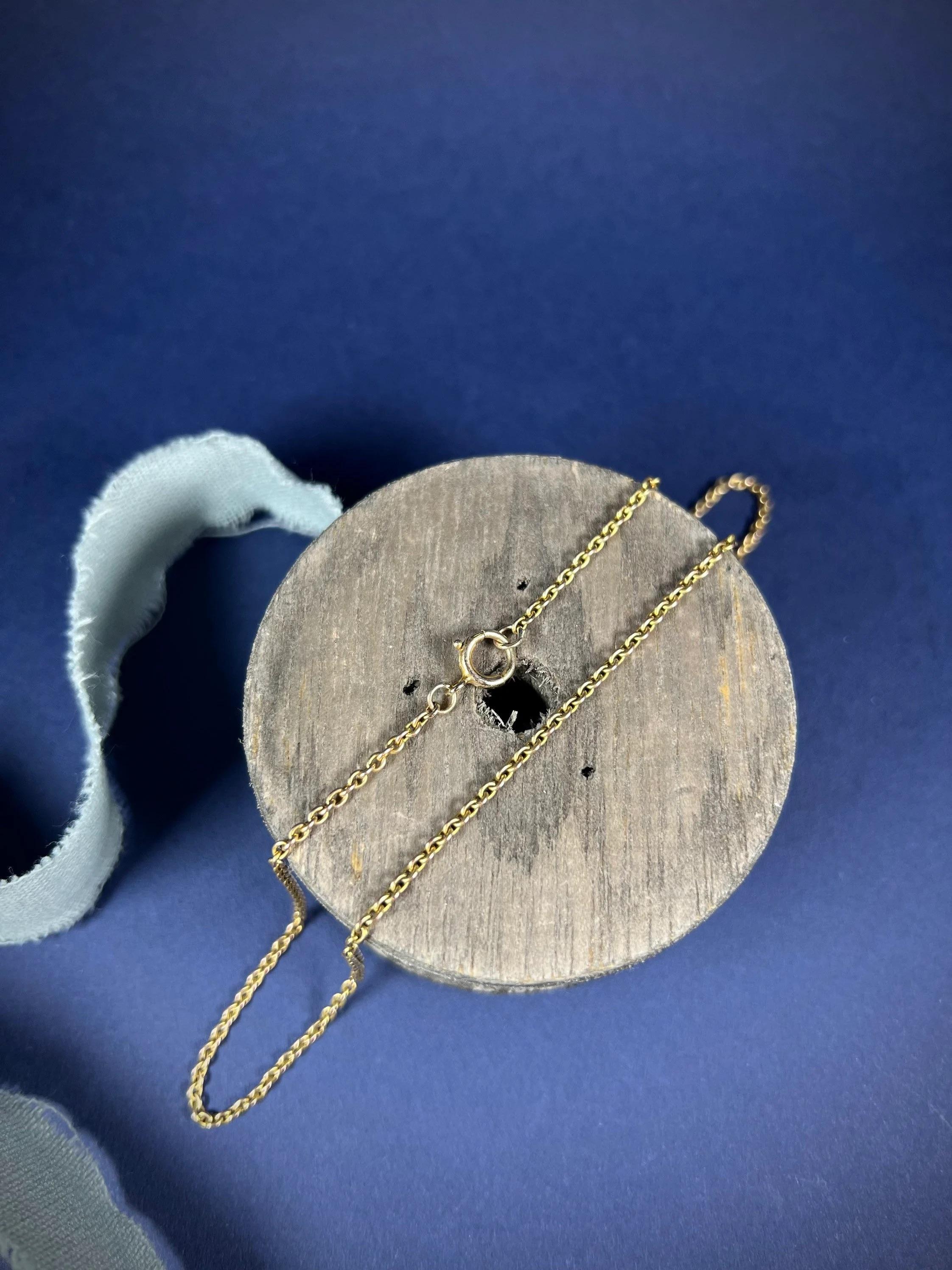 Chaîne à maillons ancienne en or jaune 9 carats en vente 2