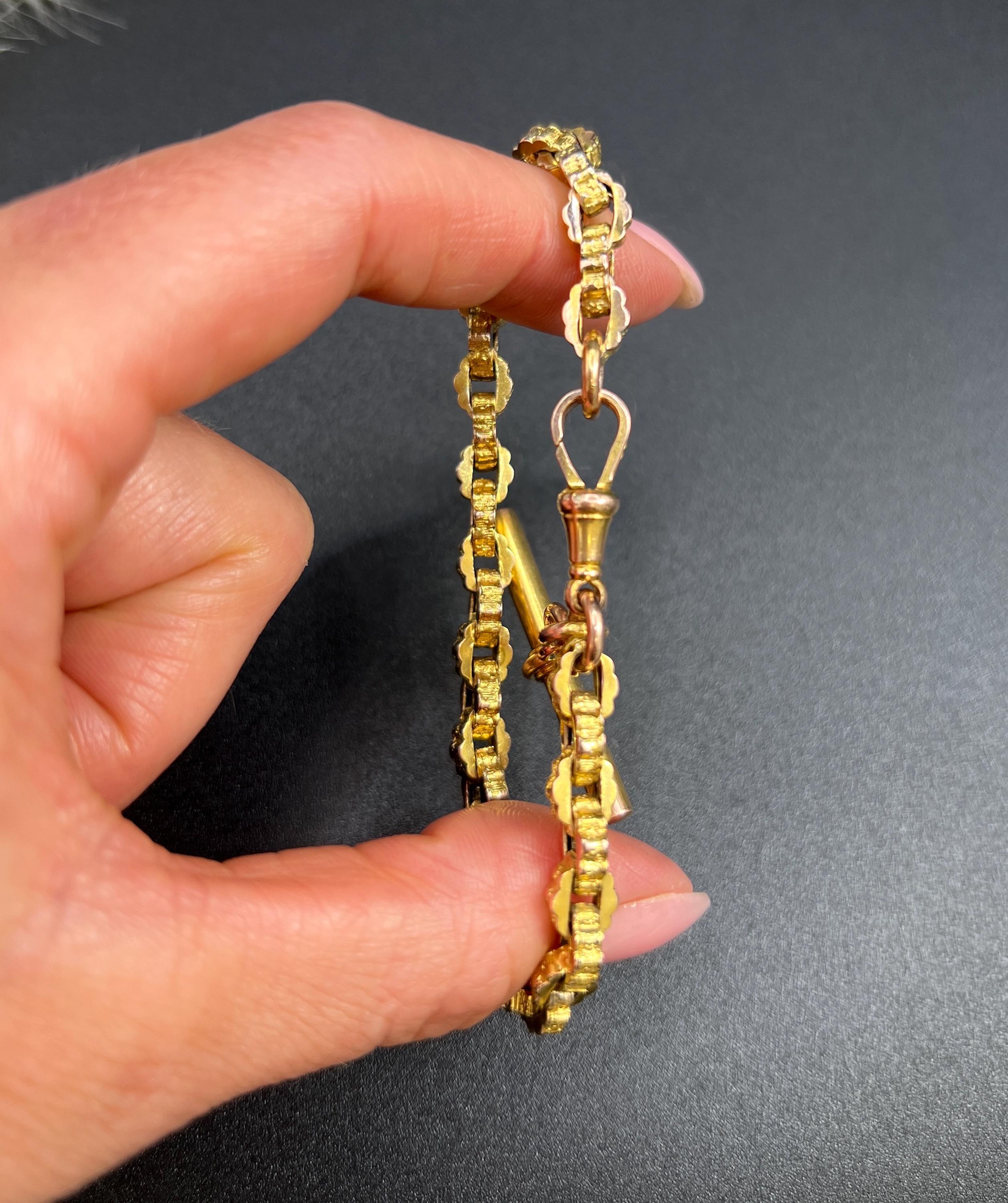 Antique 9ct Yellow Gold Victorian Fancy Link Albert Bracelet with Swivel & T Bar In condizioni buone in vendita a Brighton, GB