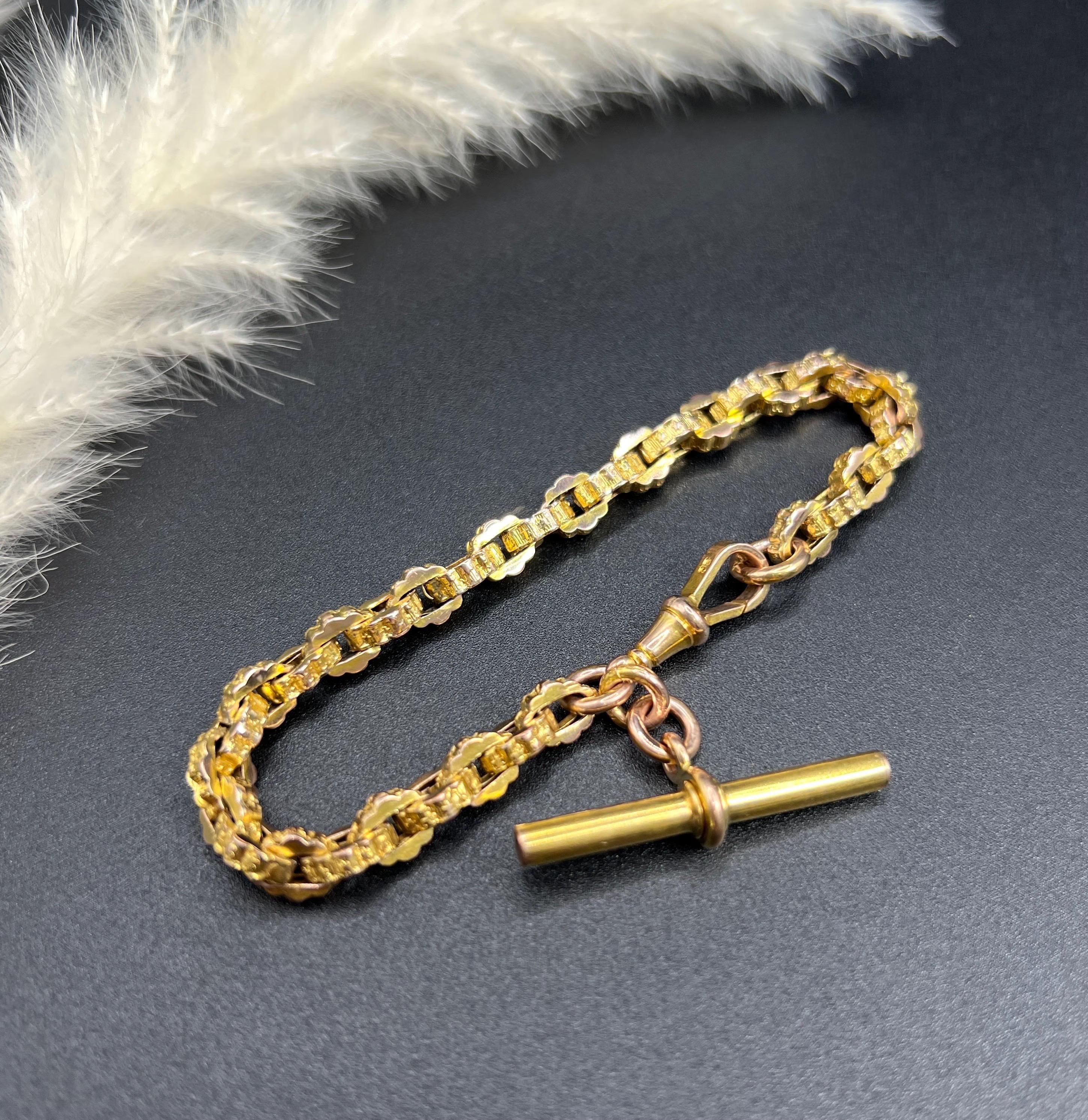 Antique 9ct Yellow Gold Victorian Fancy Link Albert Bracelet with Swivel & T Bar in vendita 1