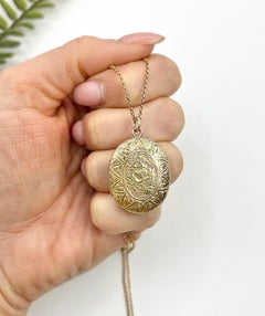 Antique 9ct Yellow Gold, Victorian Floral Engraved Peony Oval Locket