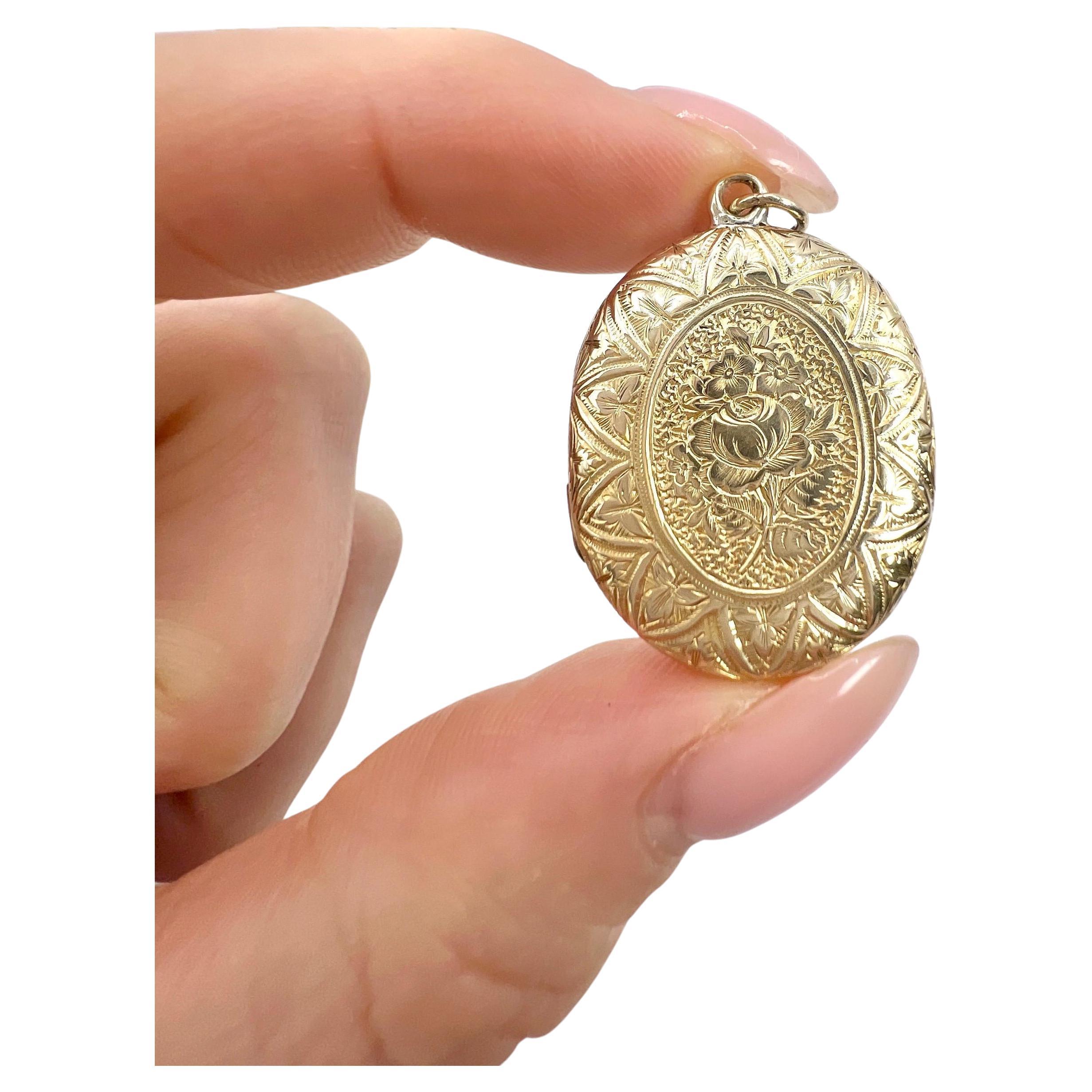 Antique 9ct Yellow Gold, Victorian Floral Engraved Peony Oval Locket