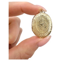 Antique 9ct Yellow Gold, Victorian Floral Engraved Peony Oval Locket