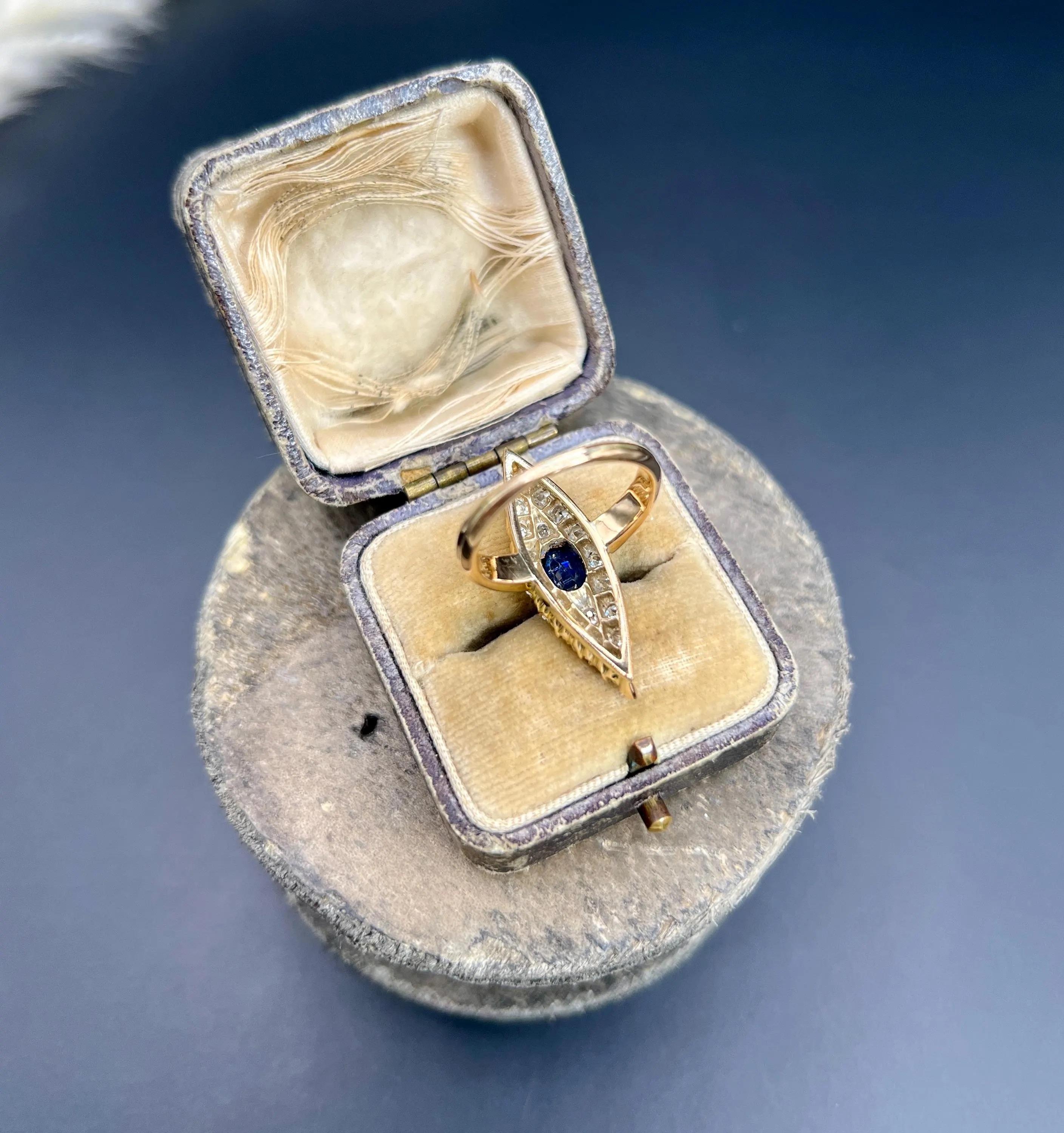 Women's or Men's Antique 9ct Yellow Gold, Victorian Natural Sapphire & Diamond Marquise Ring For Sale