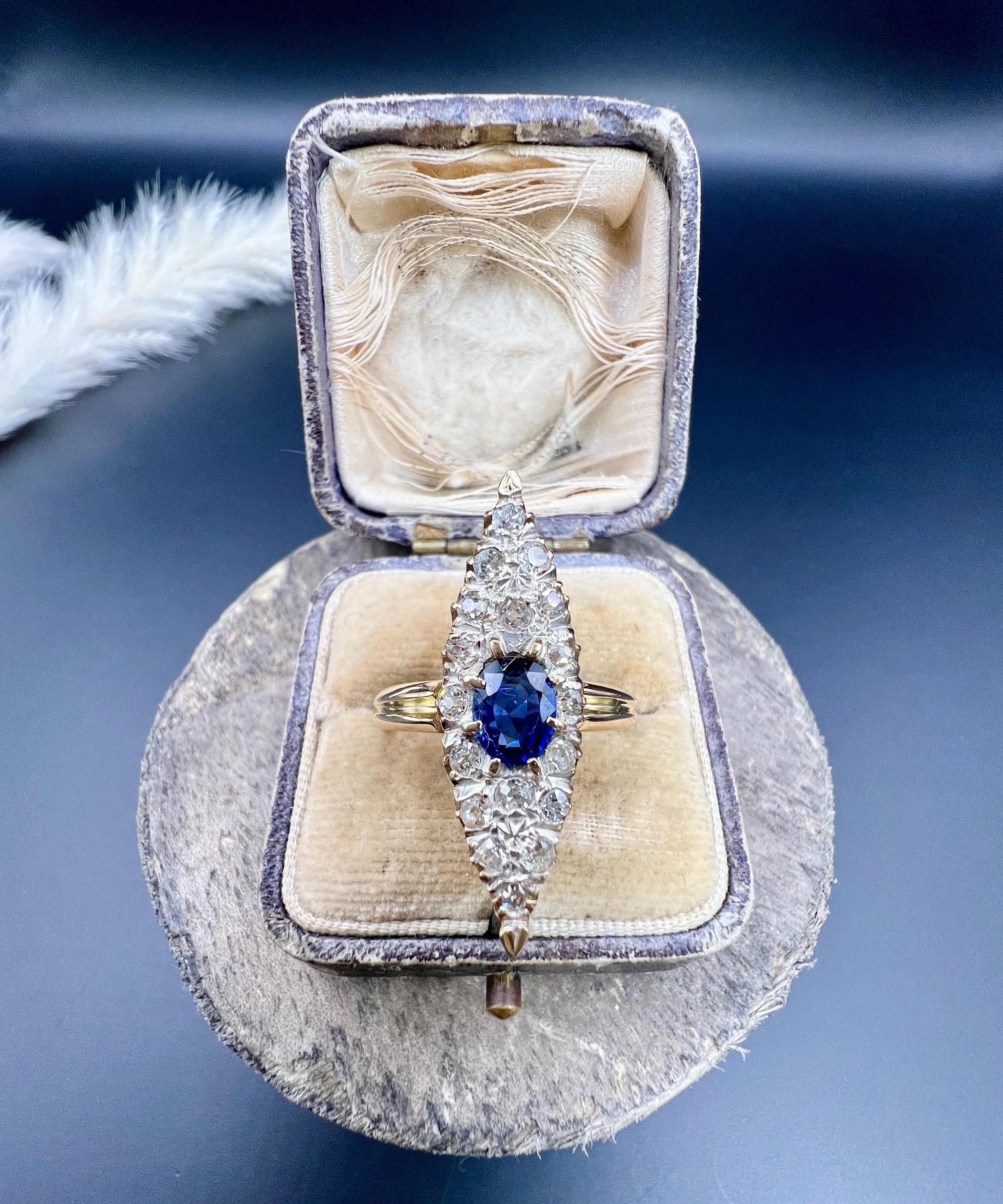 Antique 9ct Yellow Gold, Victorian Natural Sapphire & Diamond Marquise Ring For Sale 4