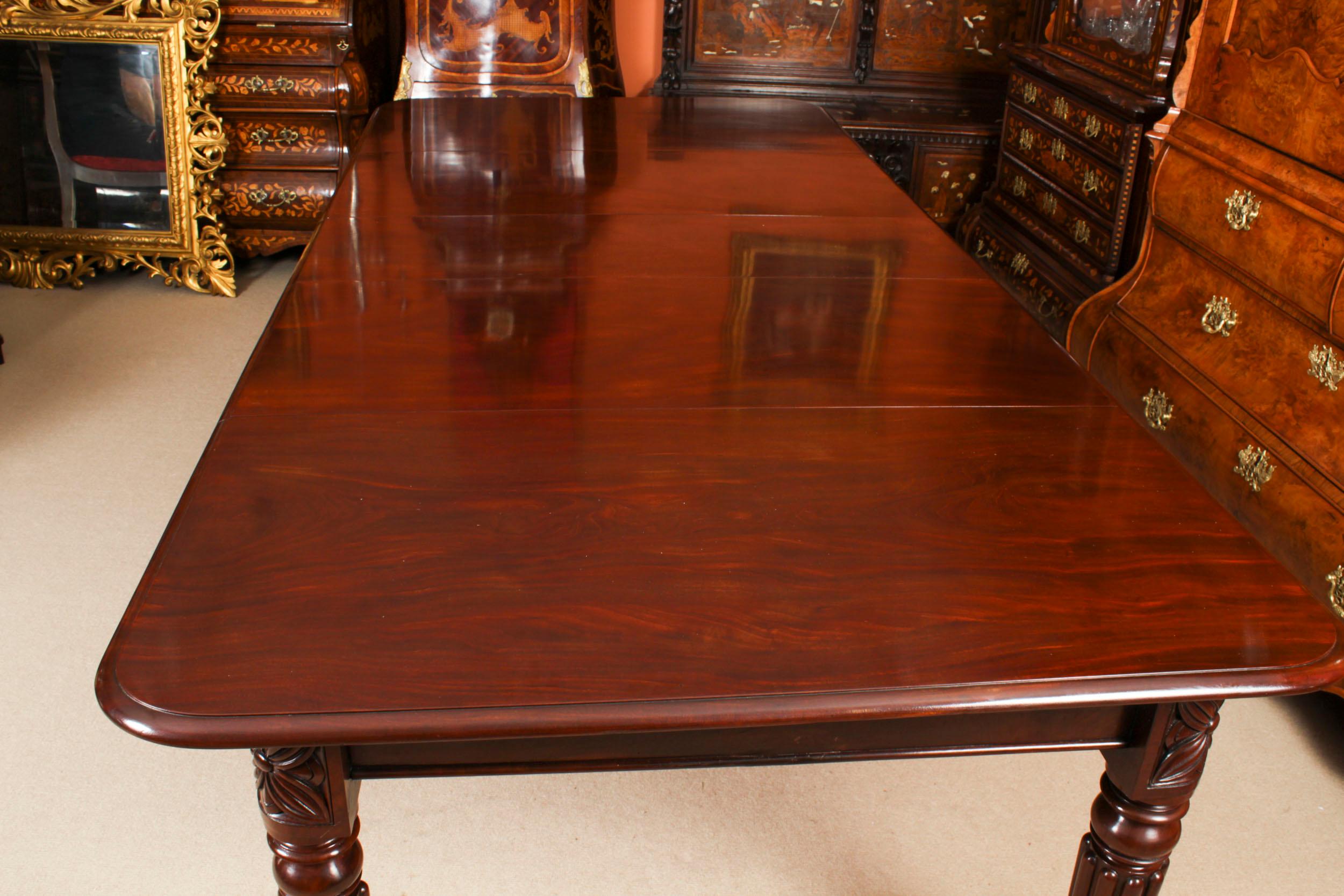 Antique Regency Flame Mahogany Extending Dining Table, 19th Century 6