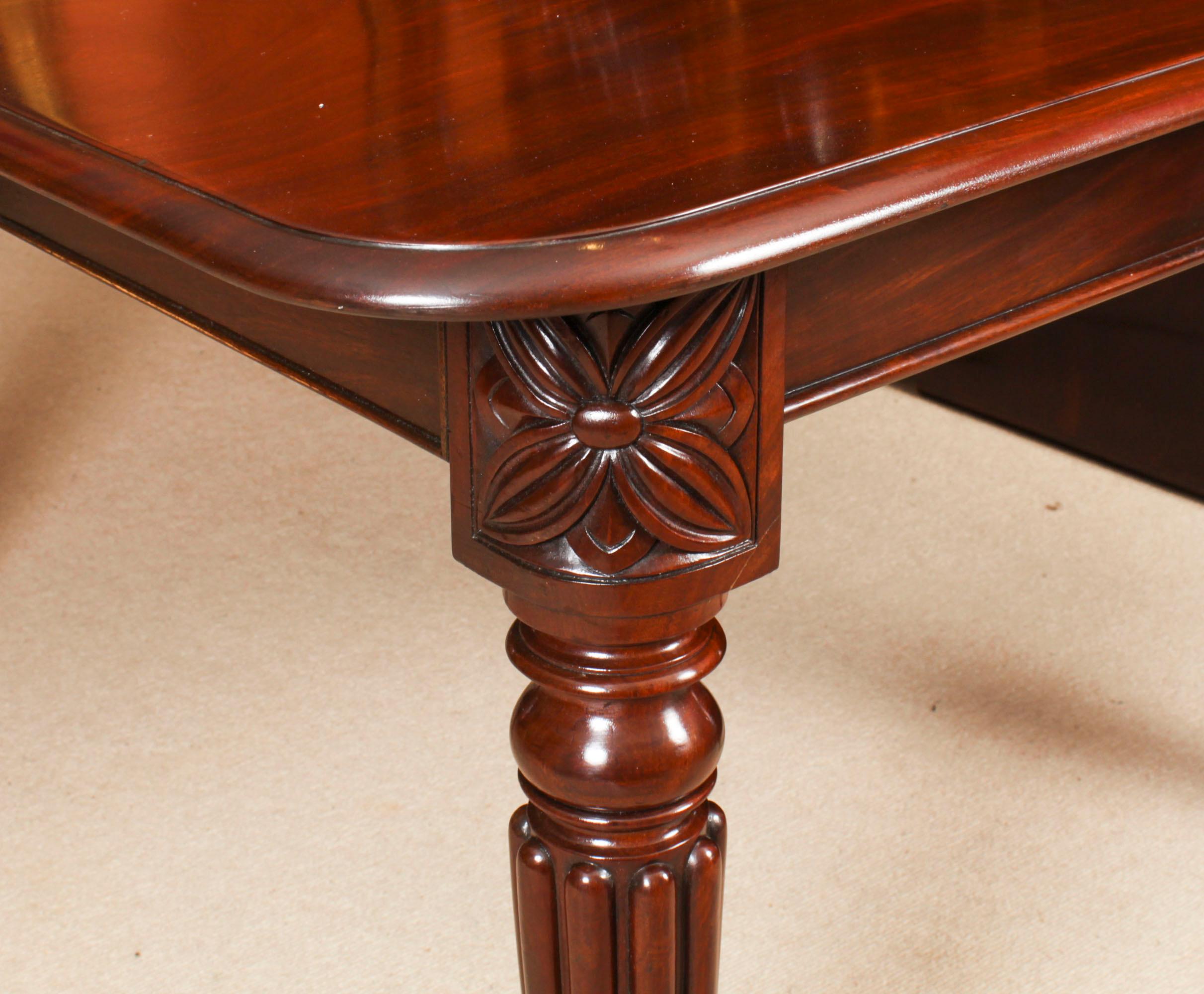 Antique Regency Flame Mahogany Extending Dining Table, 19th Century 8