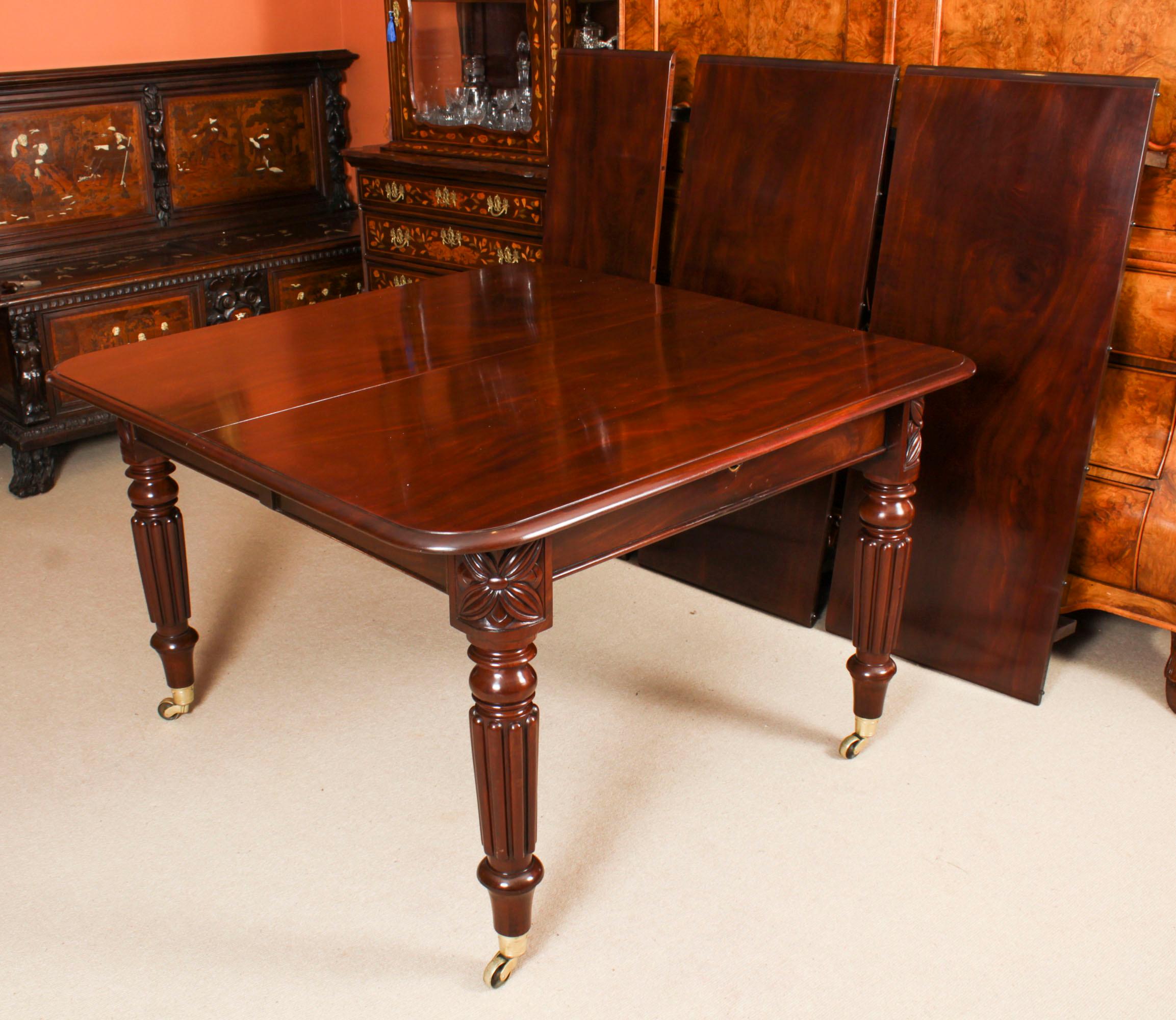 Antique Regency Flame Mahogany Extending Dining Table, 19th Century 1