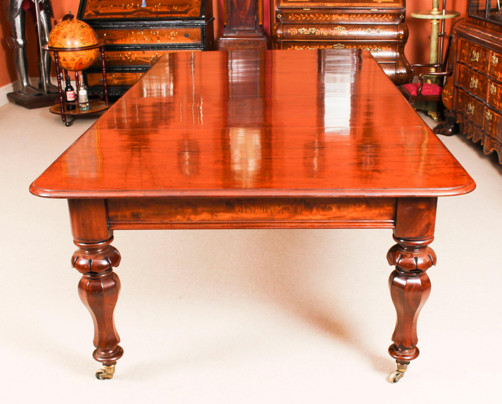 This is a fantastic antique William IV solid mahogany dining table which can seat ten in comfort, circa 1830 in date.

This beautiful table is in stunning flame mahogany and has two leaves of approximately two feet (60cm) each, which can be added or