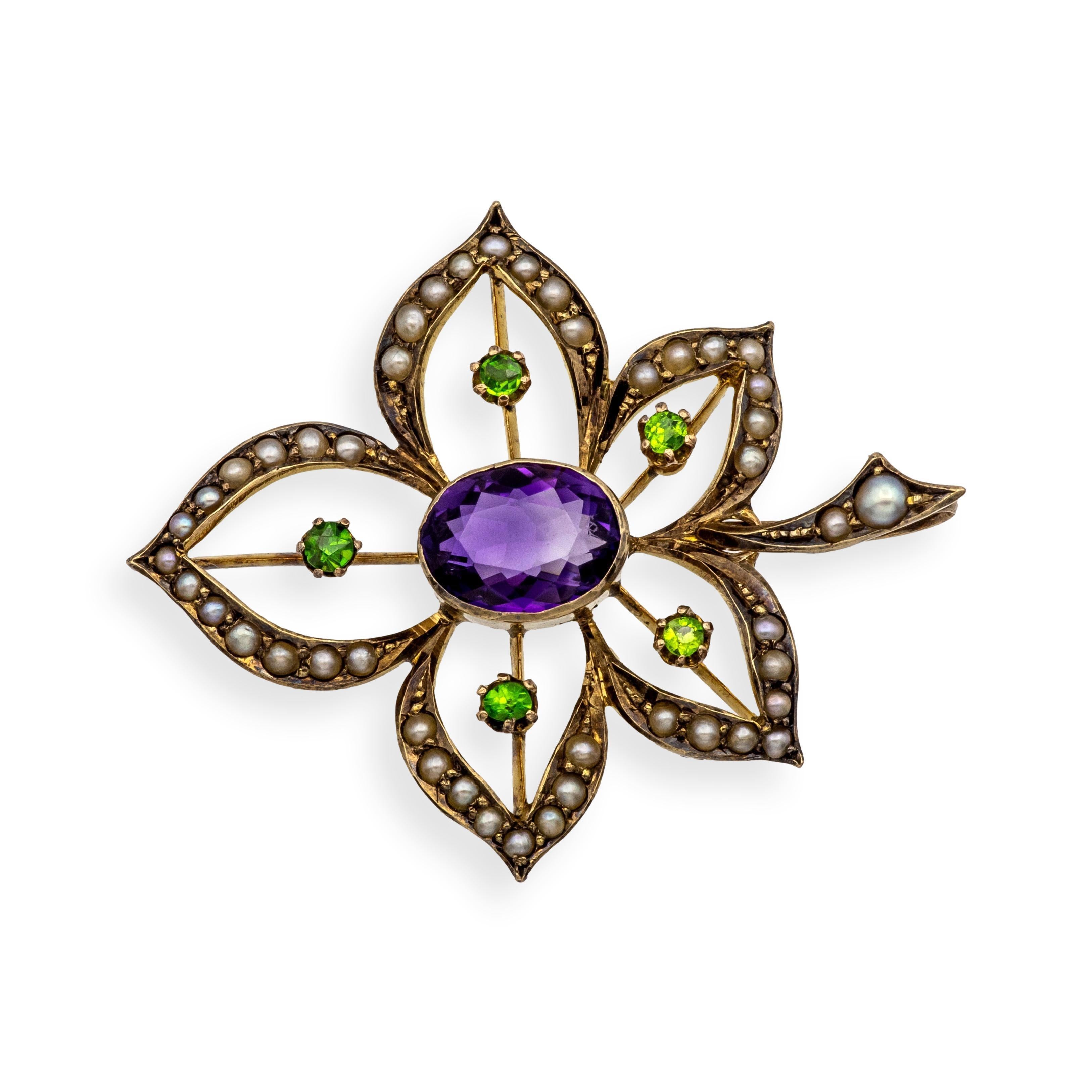 Antique 9K Art Nouveau Demantoid Garnet Amethyst Seed Pearl Pendant Ca. 1905 Bon état - En vente à New York, NY