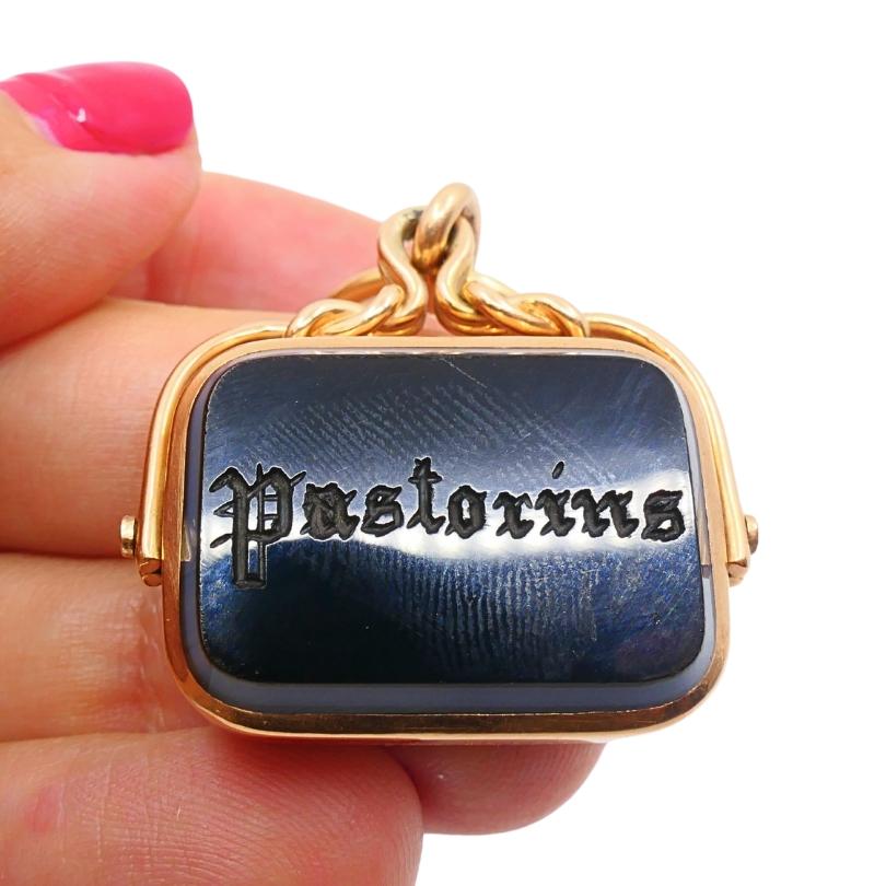 Antica collana a catena Albert Gold 9k con ciondolo di agata e pietra sanguigna in vendita 3