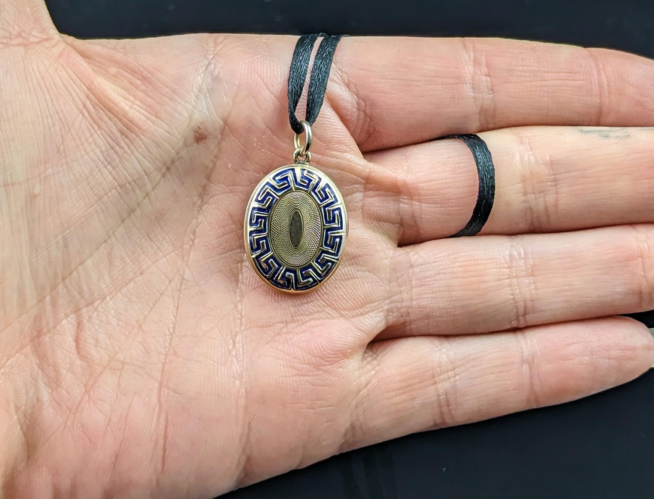 Antique 9k gold and blue enamel mourning locket, Greek key design  4