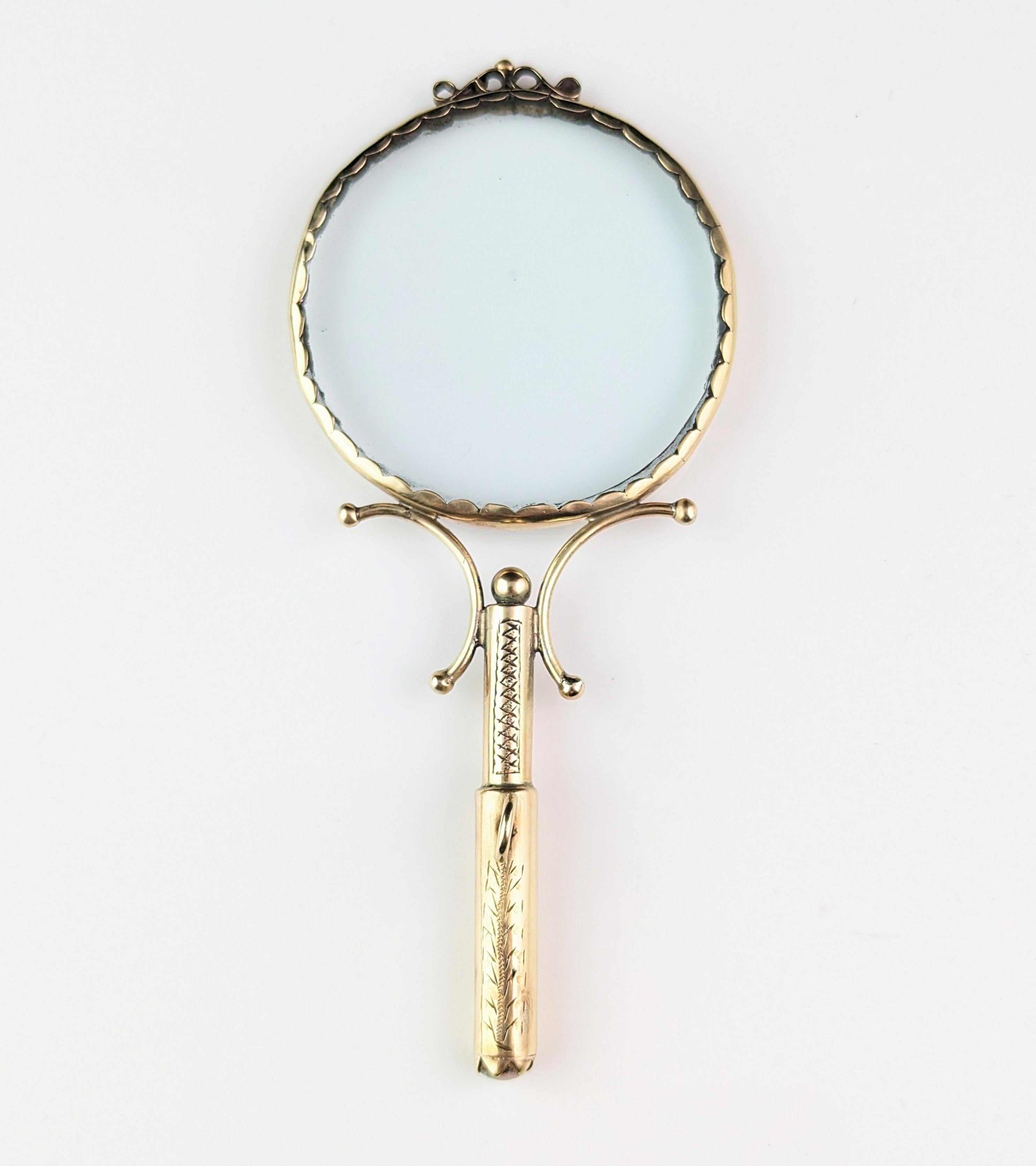 Antique 9k gold and Opal magnifying glass pendant, Victorian  For Sale 13