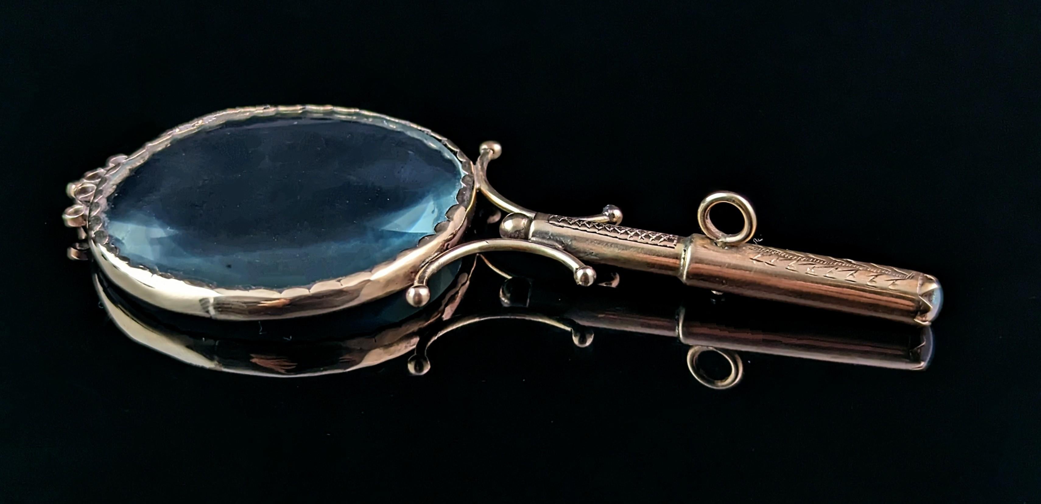 Antique 9k gold and Opal magnifying glass pendant, Victorian  In Good Condition For Sale In NEWARK, GB