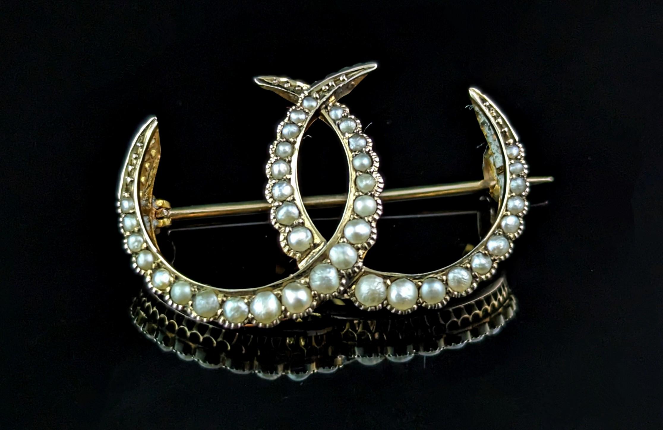 Antique 9k gold and Pearl Double Crescent Moon brooch, Murrle Bennett  For Sale 3