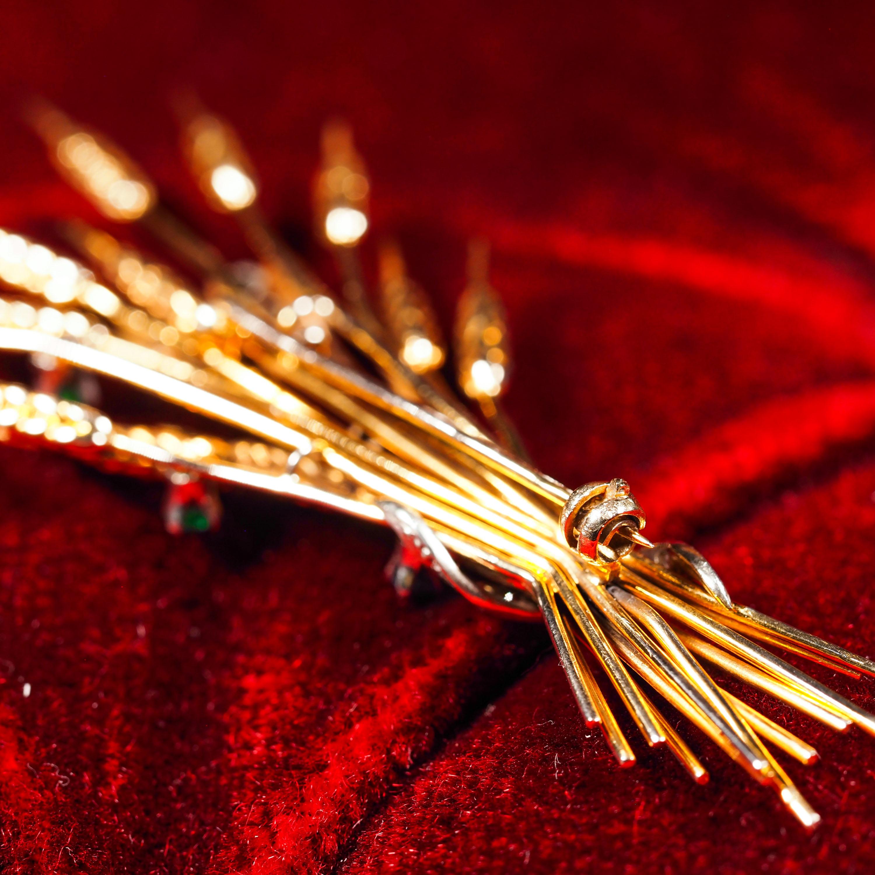 Antike 9 Karat Gold Brosche Ernte Weizen mit Smaragden, Saphiren, Diamanten und Rubinen 4