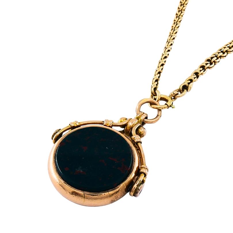 Ciondolo antico in oro 9k con corniola e pietra sanguigna  Collana a catena in oro 14k in vendita 1