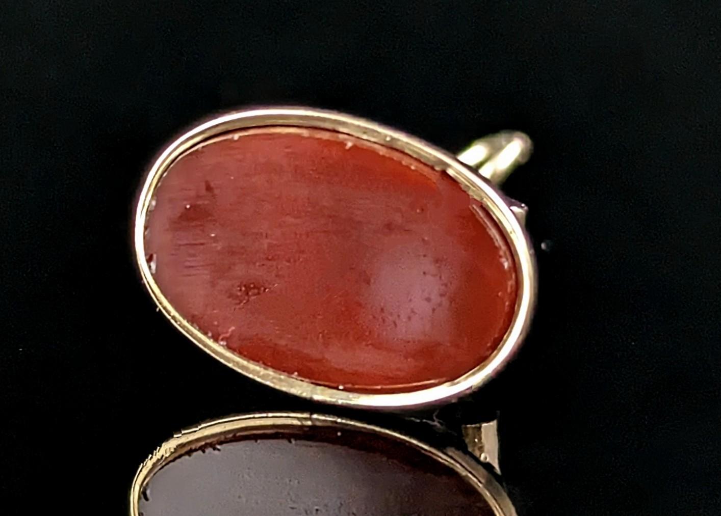 Antique 9k gold Croquet seal fob pendant, Carnelian  In Fair Condition For Sale In NEWARK, GB