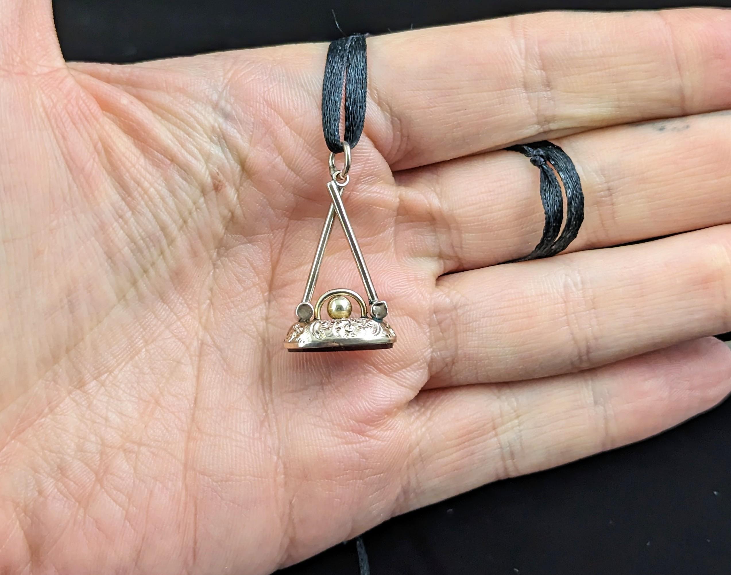 Pendentif croquet antique en or 9 carats, cornaline  Unisexe en vente