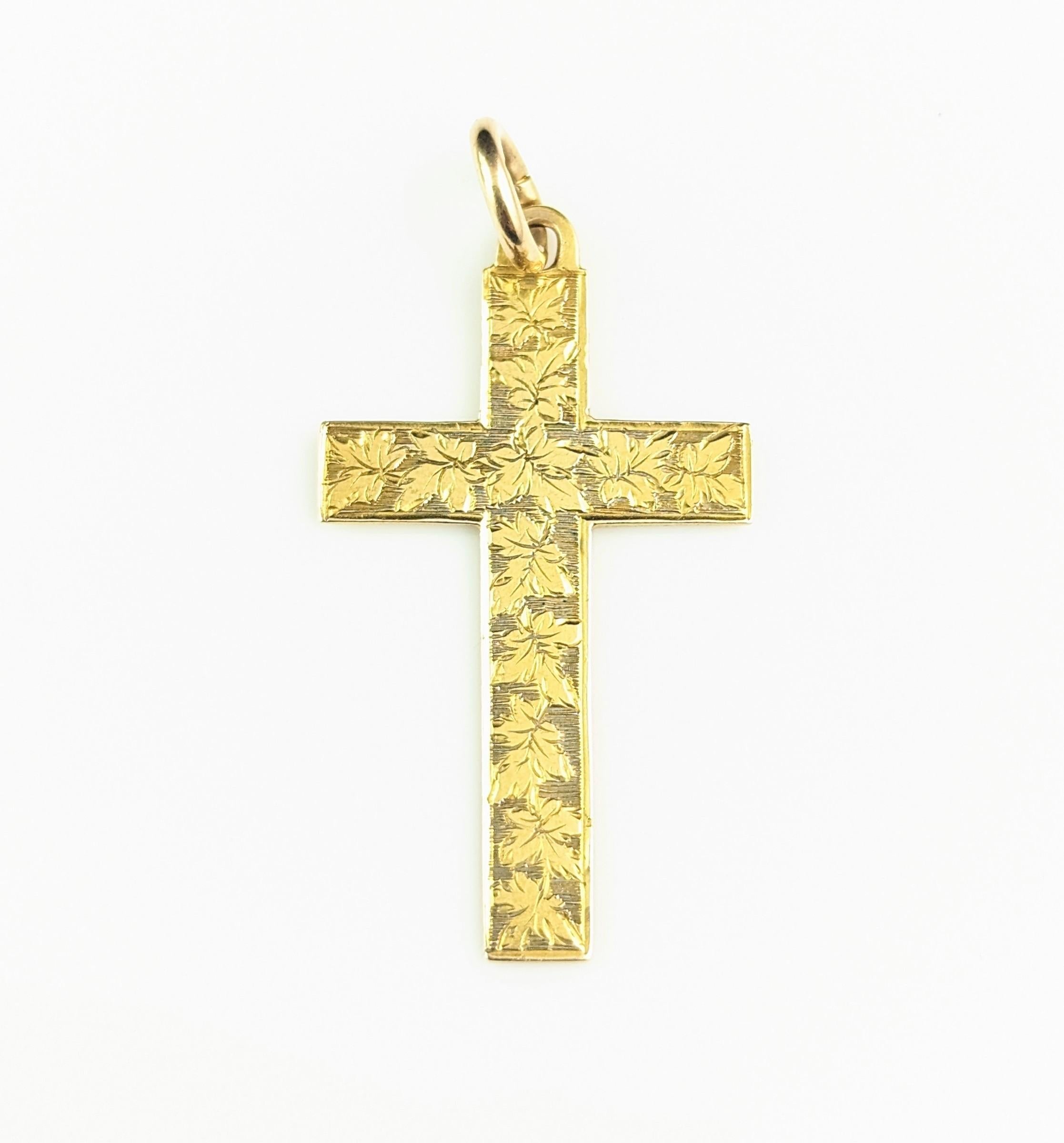 Antique 9k gold cross pendant, Victorian, engraved  For Sale 7