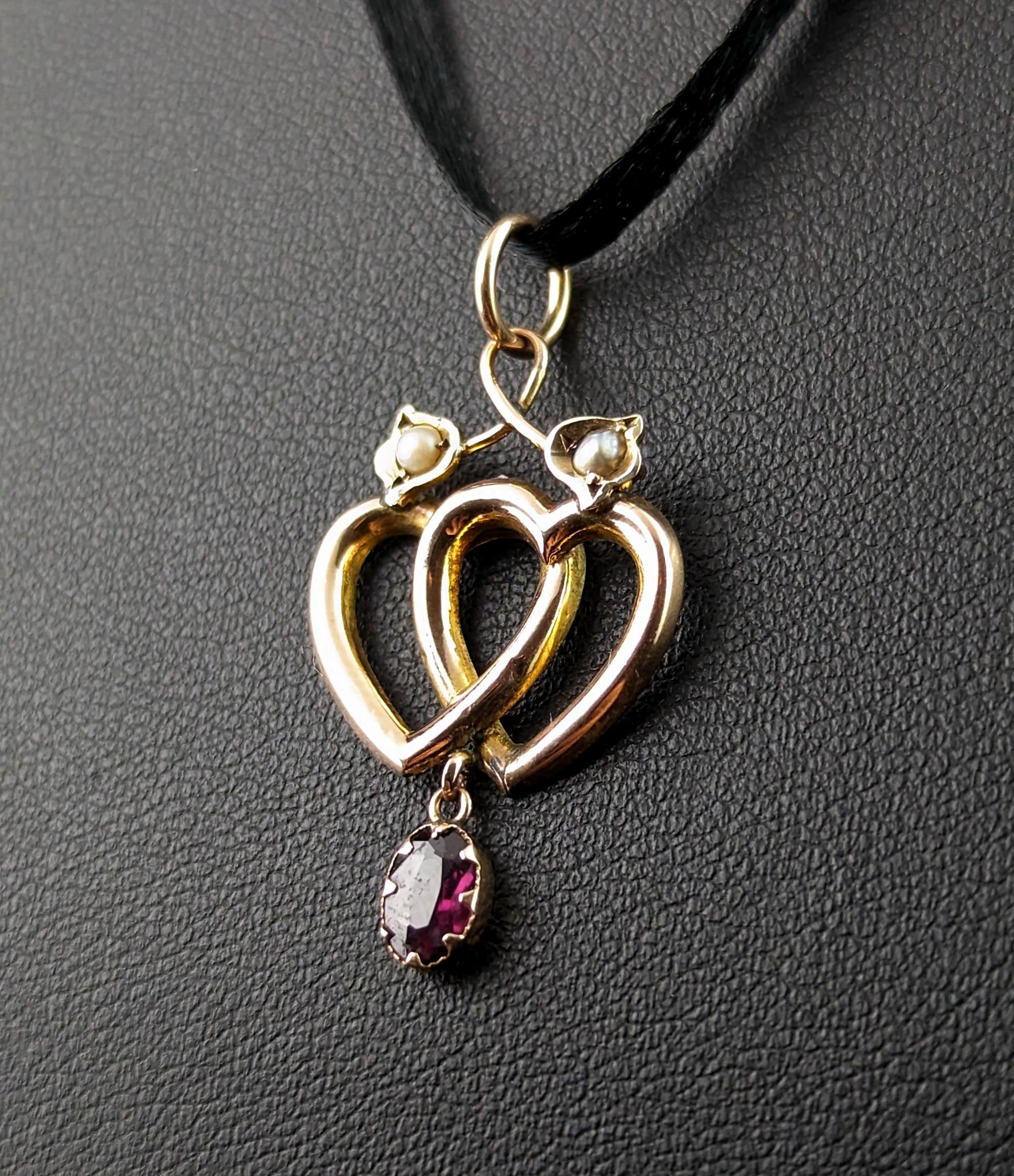 Antique 9k gold Double heart dropper pendant, Garnet and pearl  4