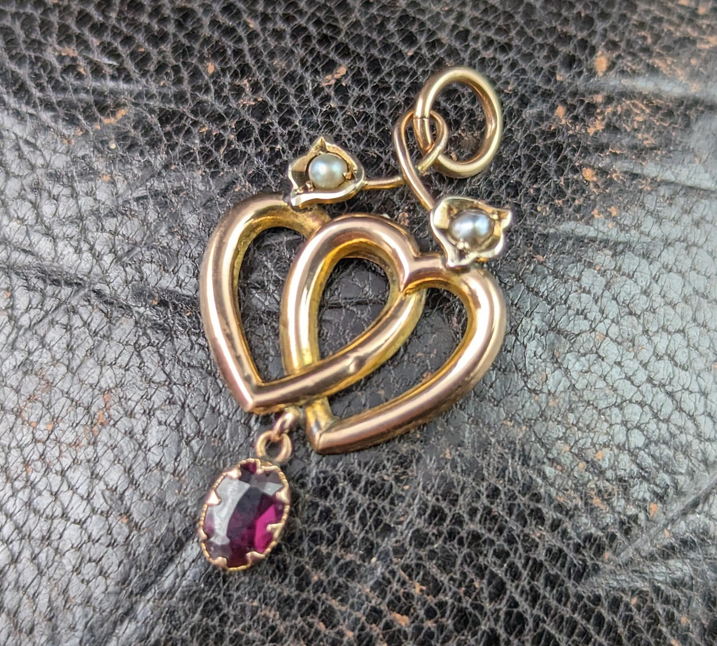 Edwardian Antique 9k gold Double heart dropper pendant, Garnet and pearl 