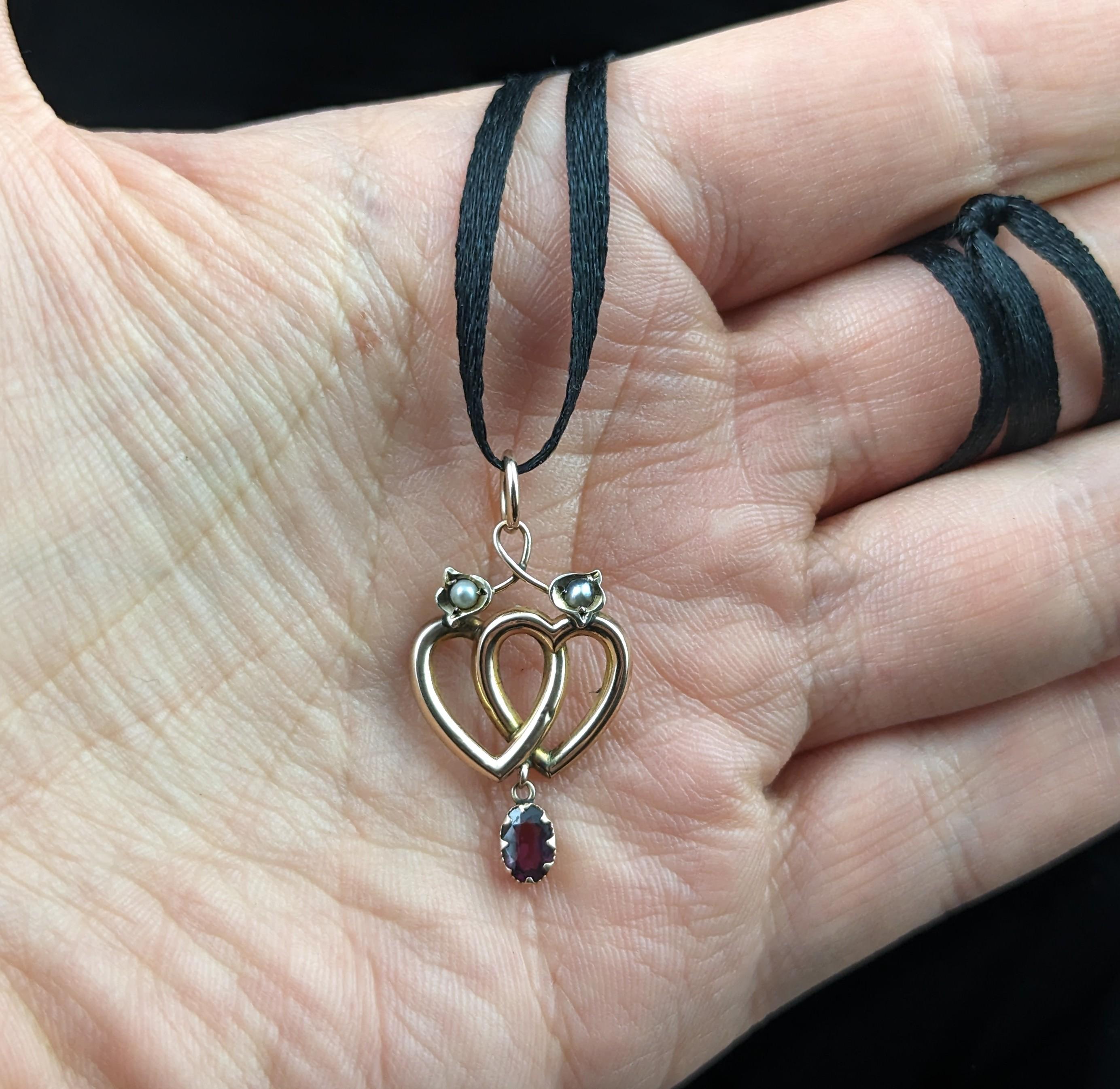Antique 9k gold Double heart dropper pendant, Garnet and pearl  1