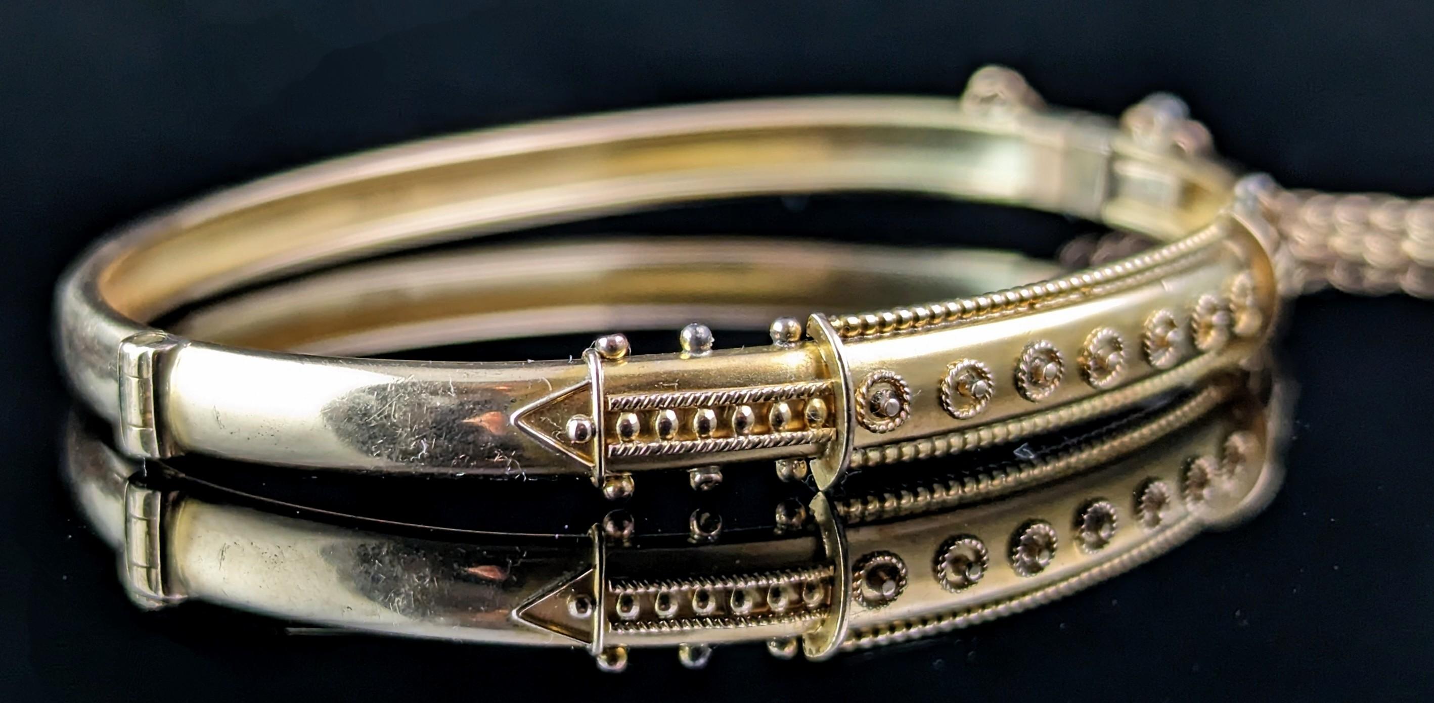 Antique 9k gold Etruscan revival bangle, Victorian, Cannetille  In Good Condition In NEWARK, GB