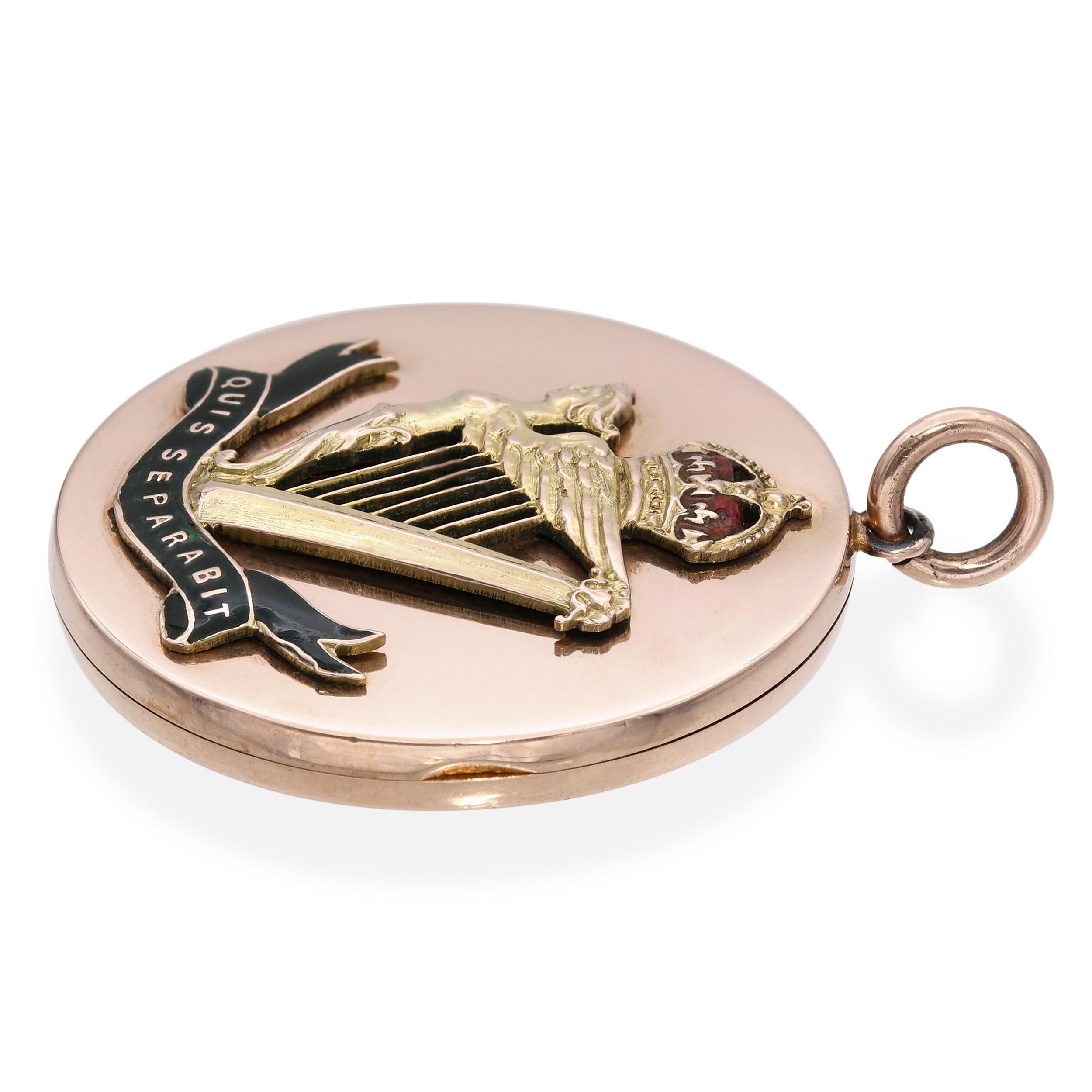 Antique 9k Gold Irish Harp Enamel Quis Separabit Crest Locket Pendant For Sale 2