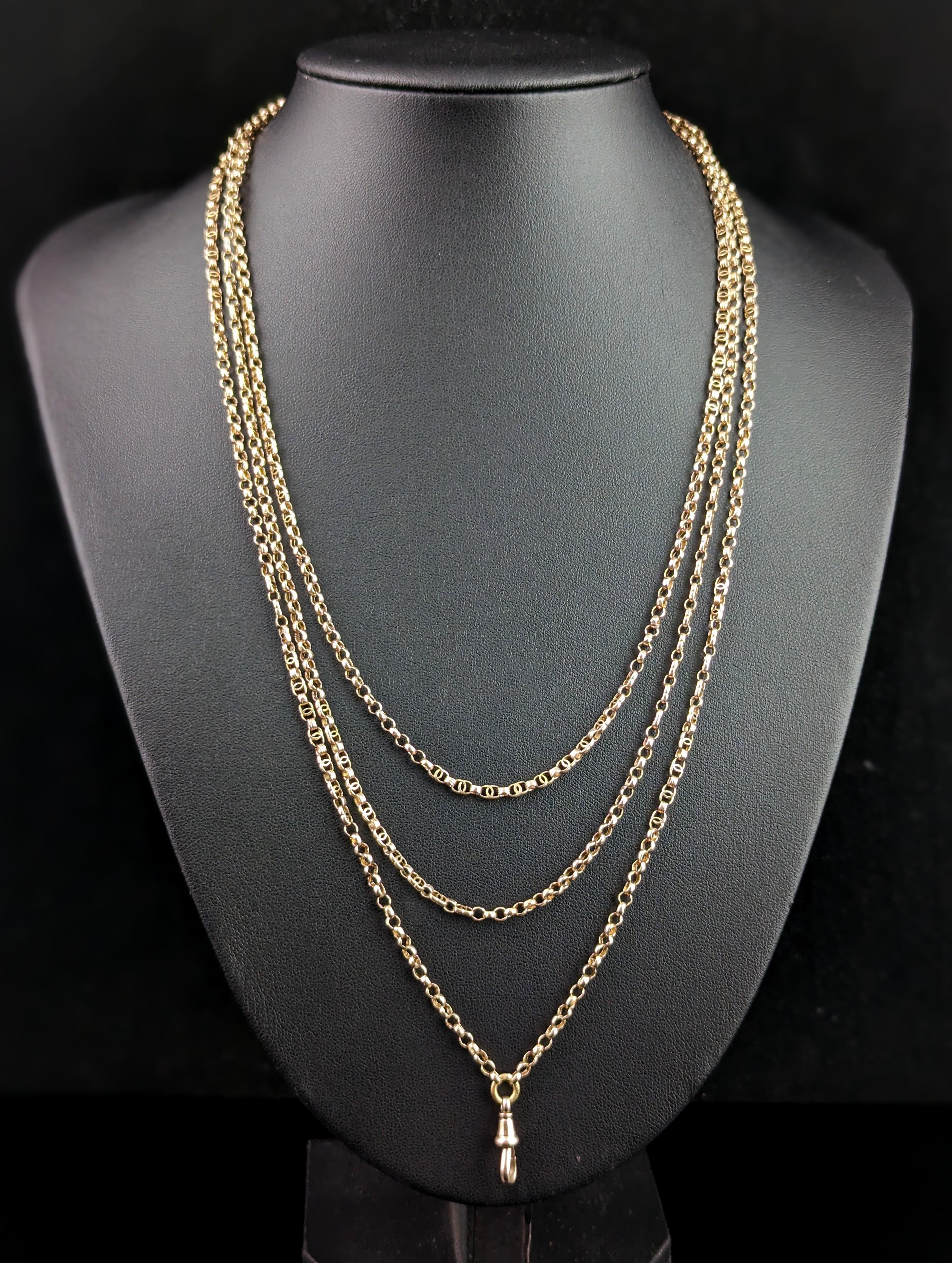 This stunning antique, Victorian 9kt yellow gold longuard chain is sure to turn some heads.

We love a good longuard chain here, such a versatile and wearable piece of jewellery, this one is no exception.

Stunning oval belcher or rolo links in rich