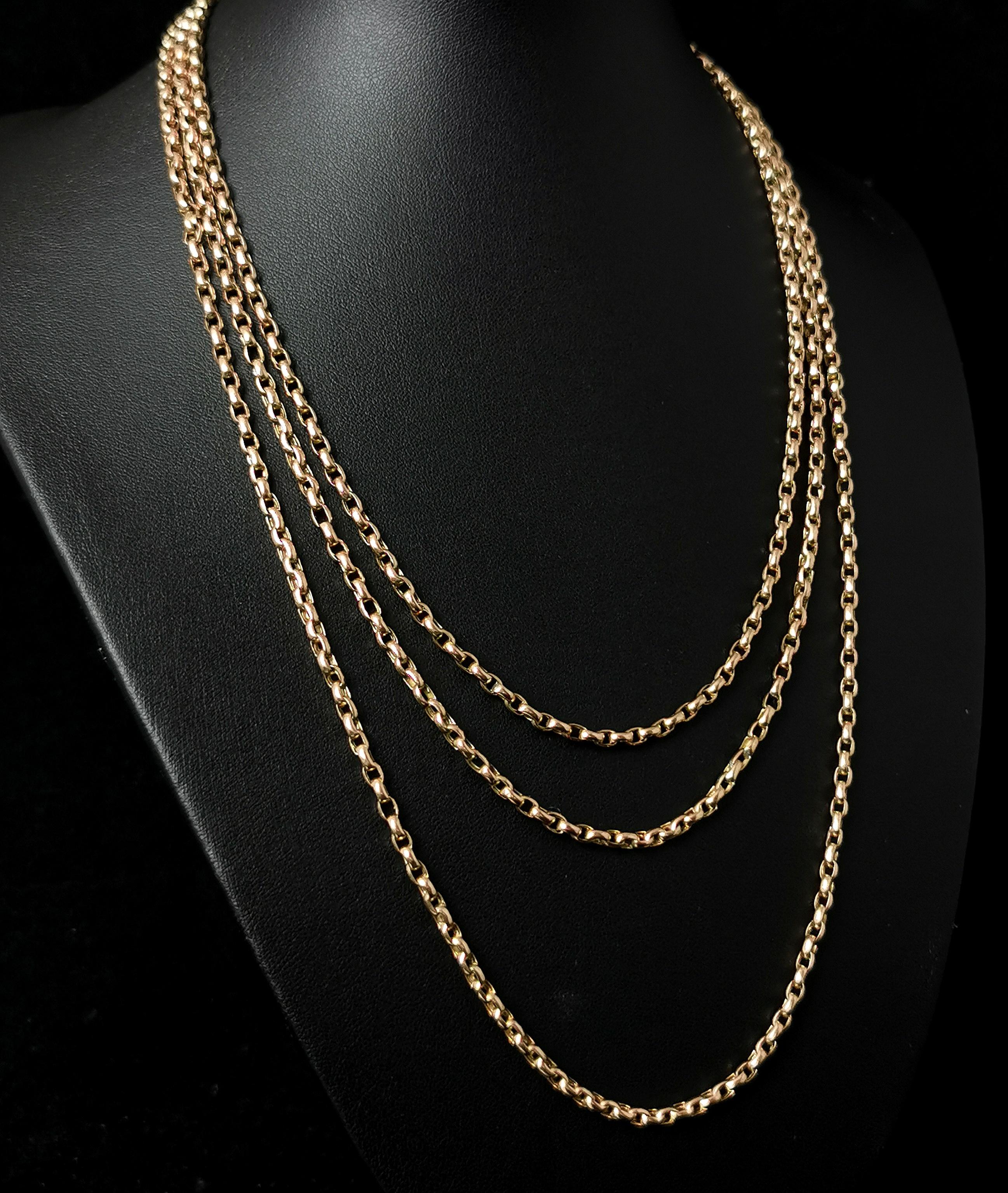 Antique 9k gold longuard chain necklace, Victorian  In Fair Condition For Sale In NEWARK, GB