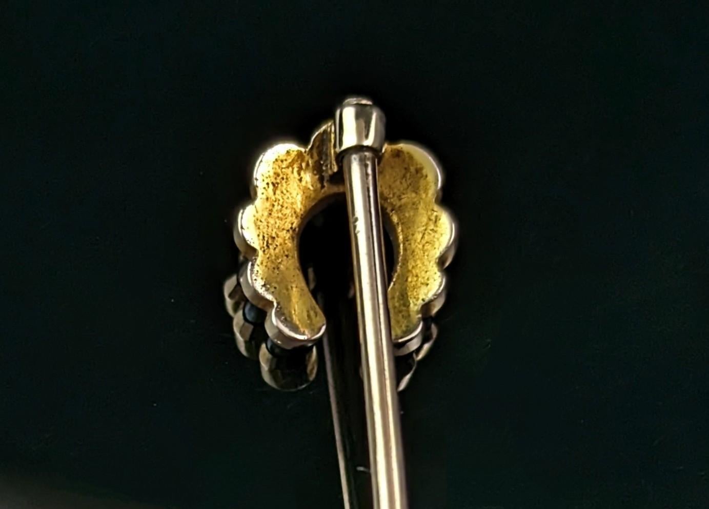 Antique 9k gold Pearl lucky horseshoe stick pin  1