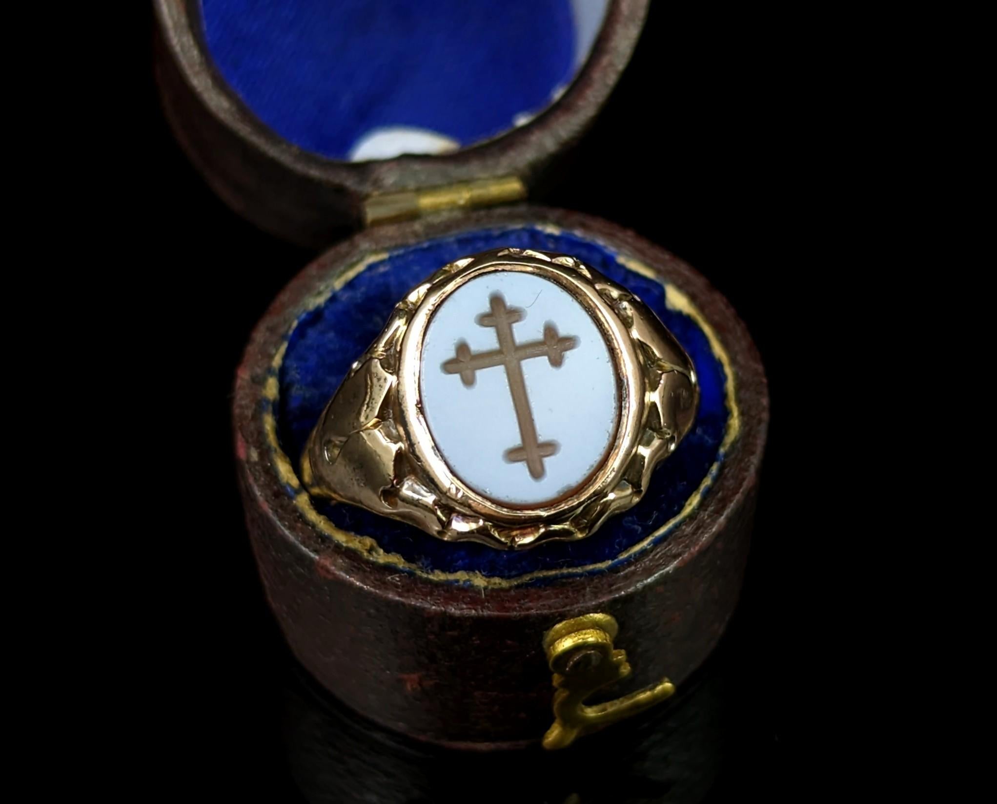Uncut Antique 9k Gold Sardonyx Signet Ring, Cross, Victorian