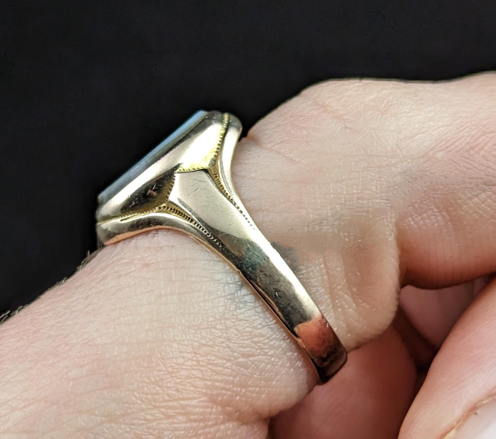 Oval Cut Antique 9k gold Sardonyx signet ring, pinky ring 