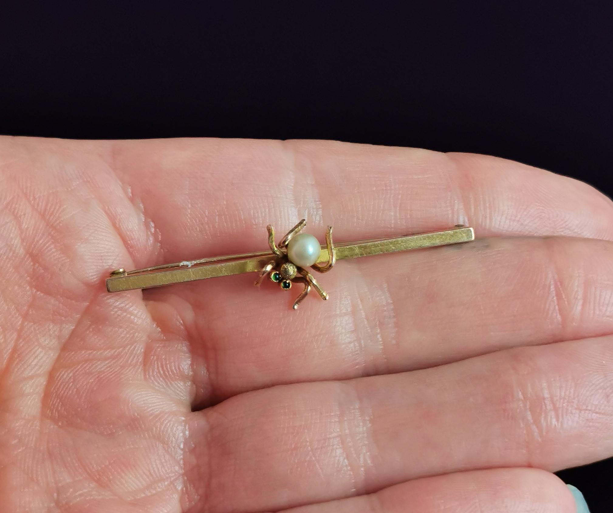 Antique 9k Gold Spider Brooch, Demantoid Garnet and Pearl, Edwardian For Sale 4