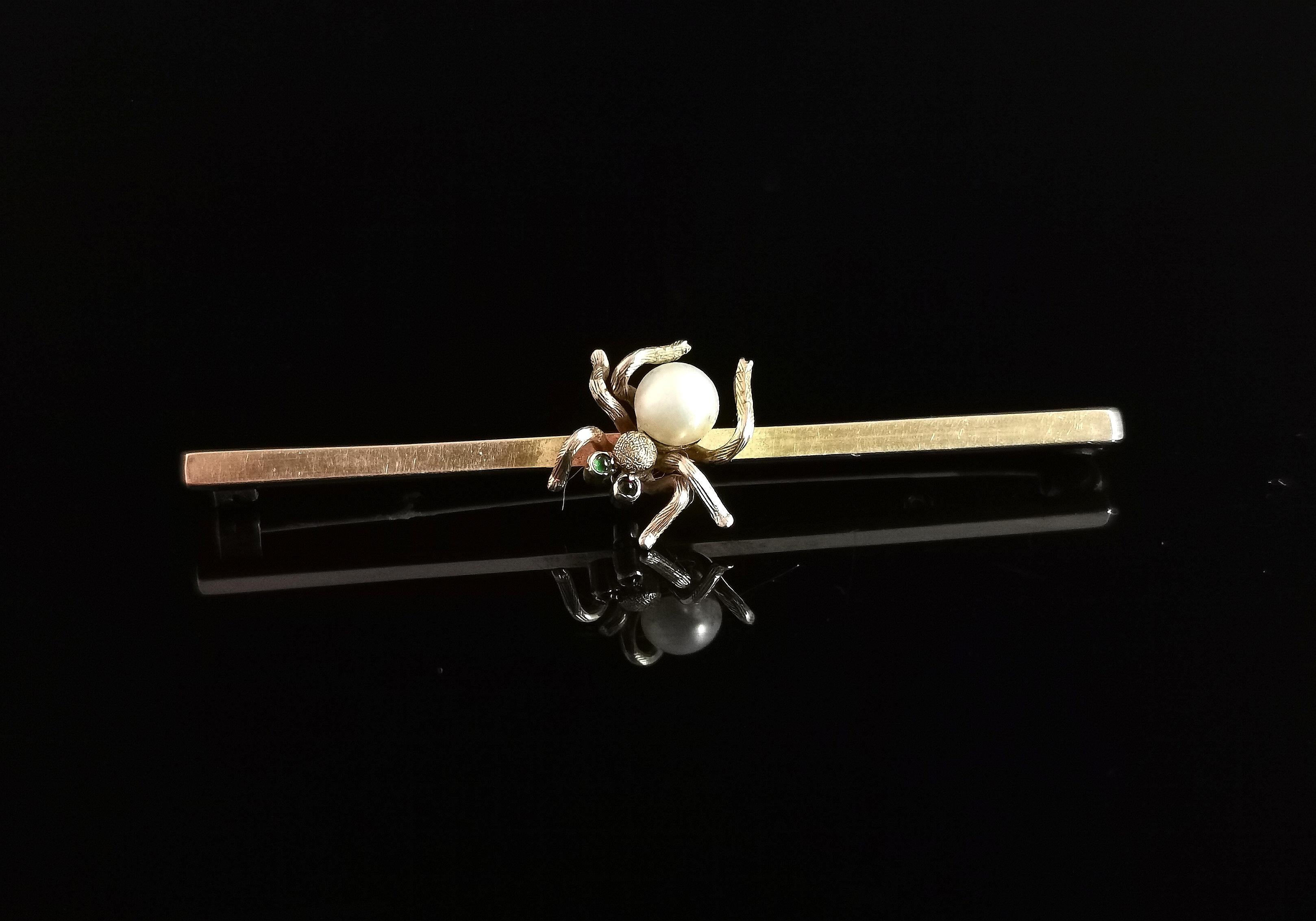 Antique 9k Gold Spider Brooch, Demantoid Garnet and Pearl, Edwardian For Sale 1