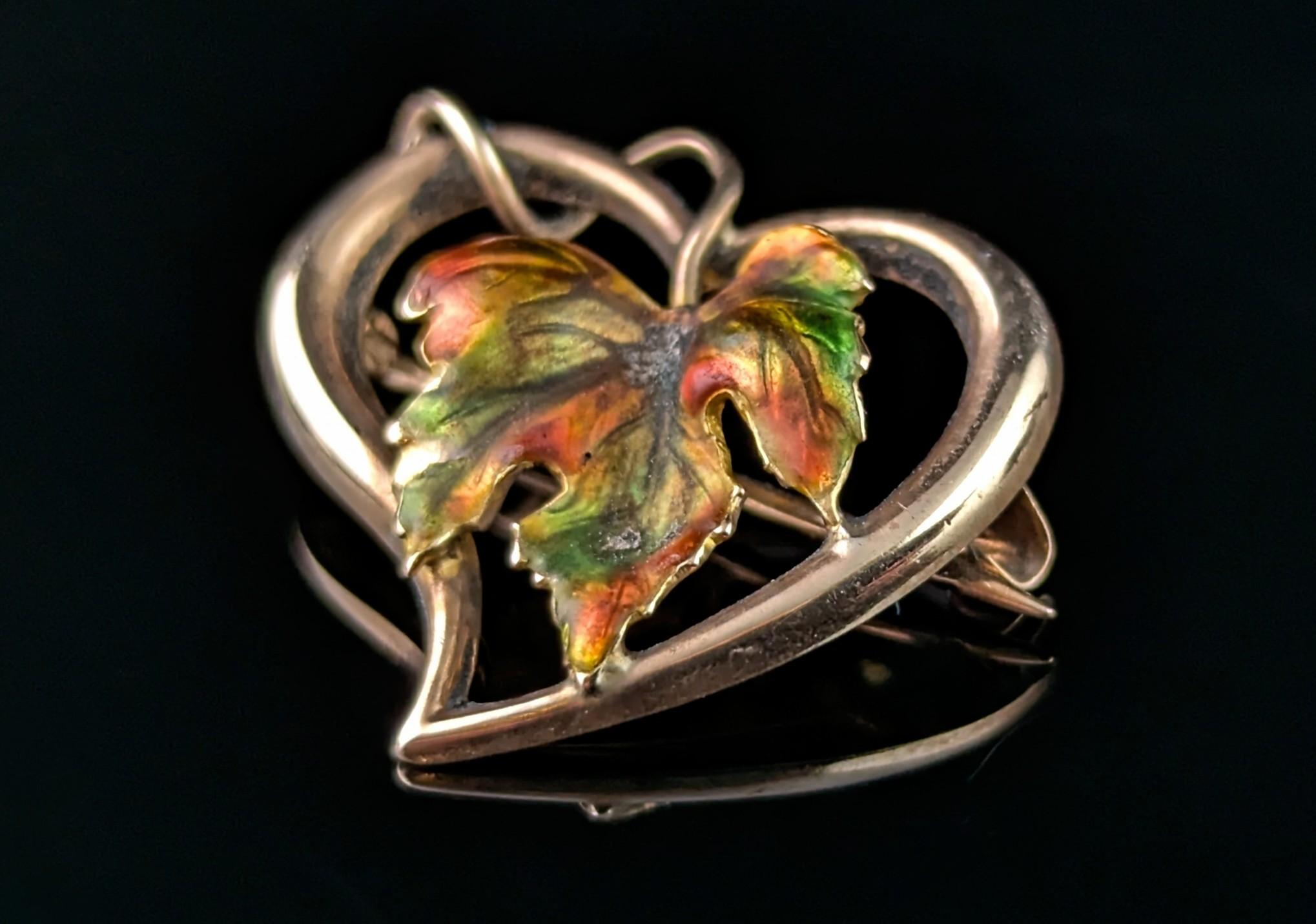Antique 9k gold Witches heart brooch, maple leaf, enamel For Sale 1