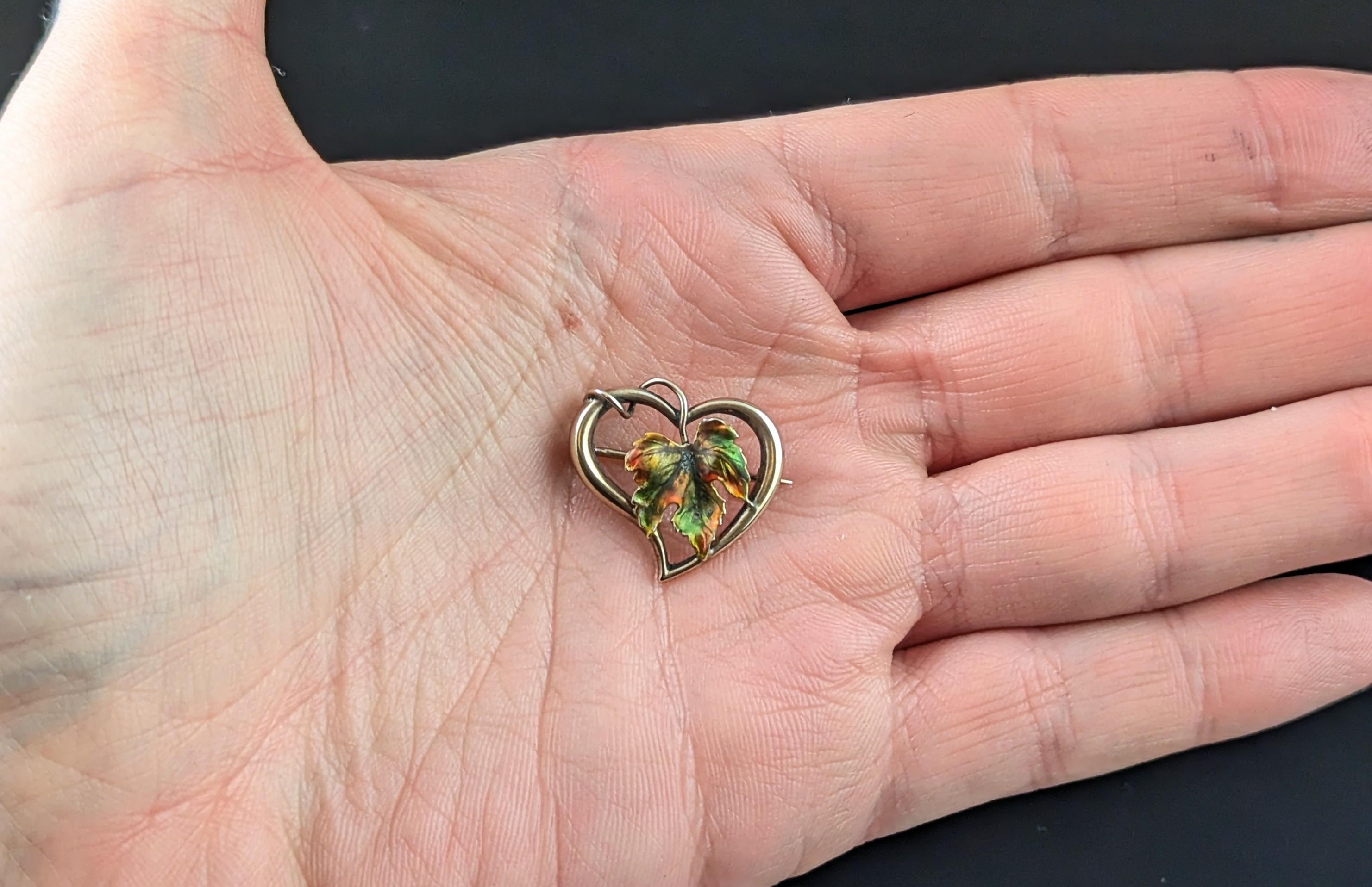 Antique 9k gold Witches heart brooch, maple leaf, enamel For Sale 3