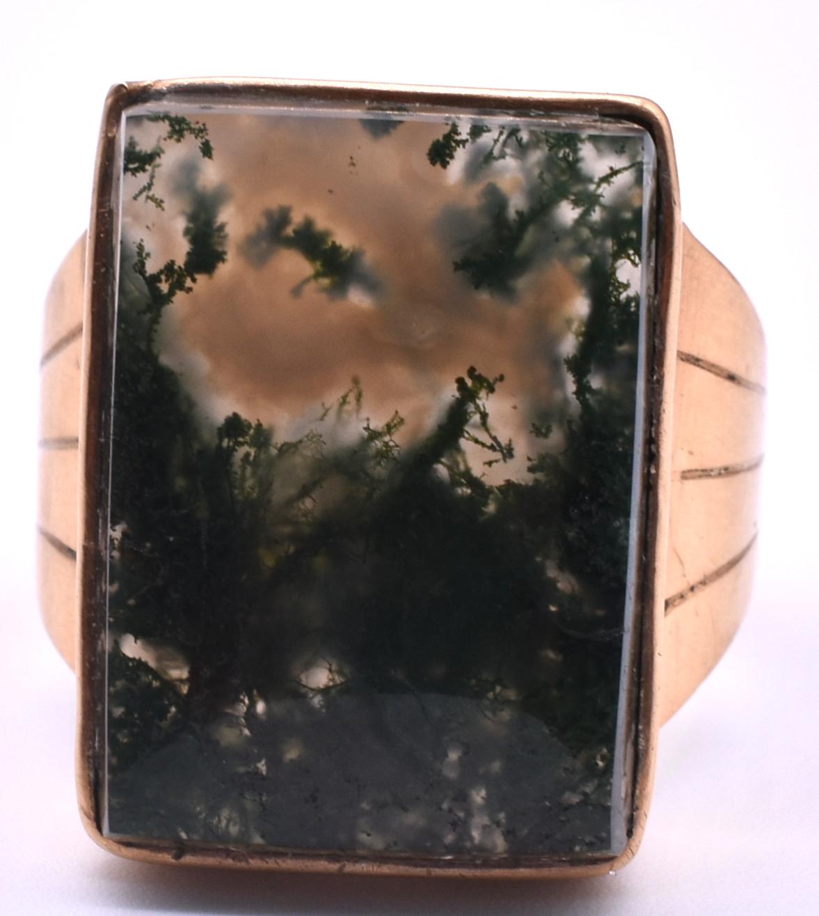 Late Victorian Antique 9 Karat Moss Agate Ring