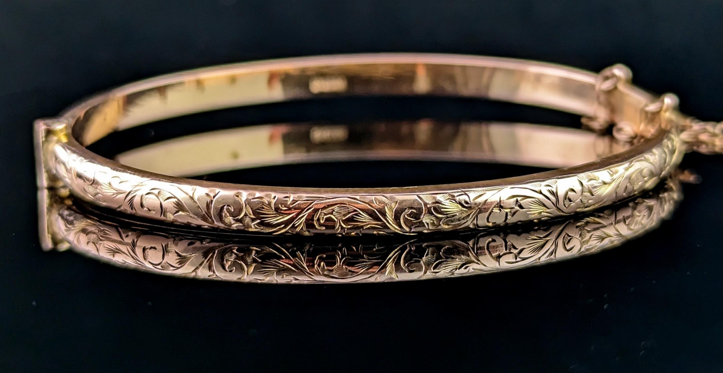 Antique 9k Rose gold bangle, engraved, Art Deco era  In Good Condition In NEWARK, GB